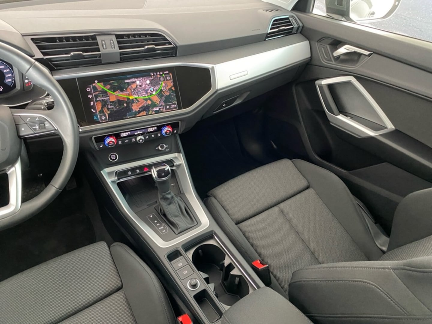 Bild über Audi Q3 advanced 35 TFSI S tronic - für weitere Informationen kontaktieren Sie den Audi Partner