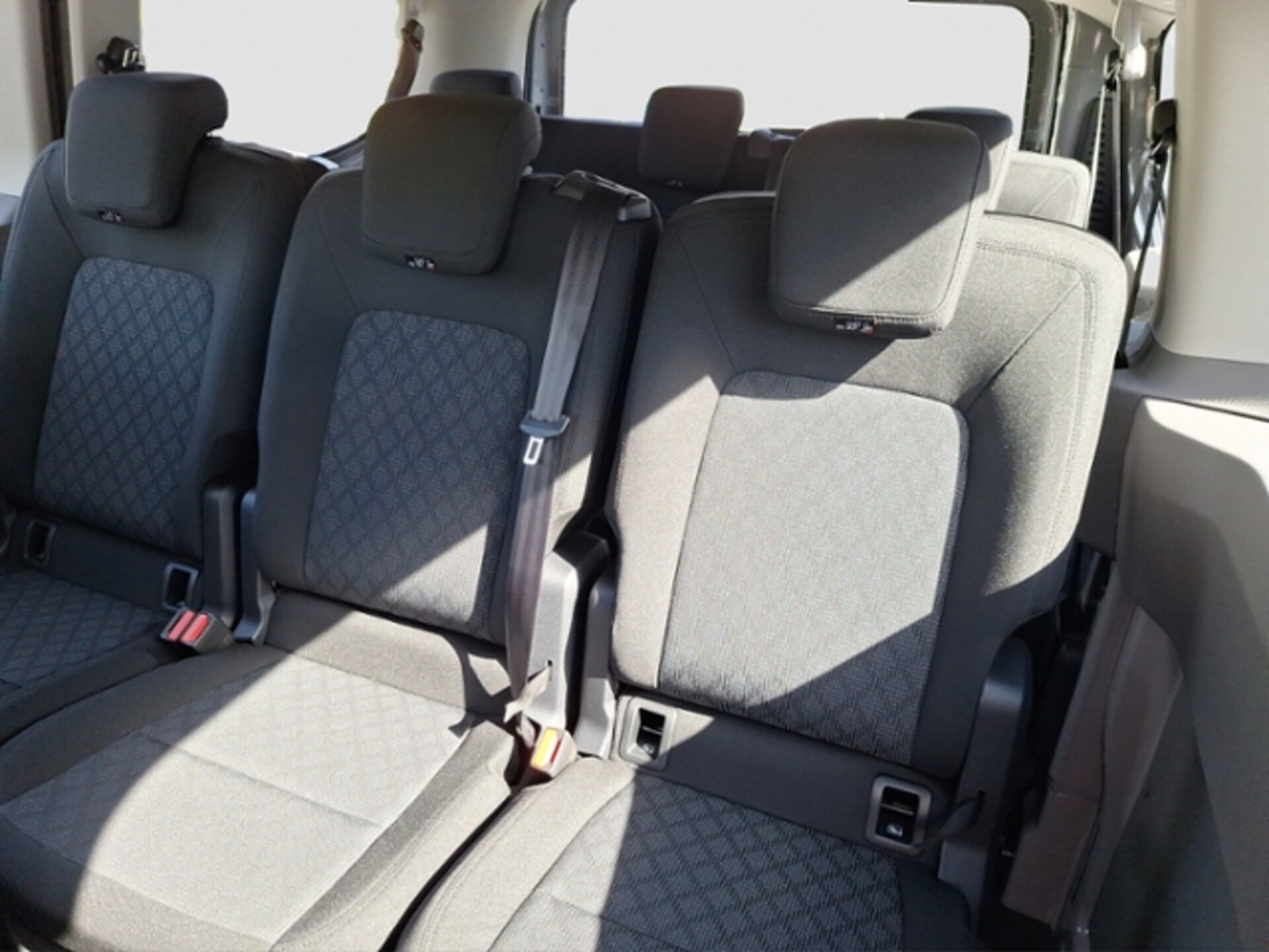 Volkswagen Transporter Kombi kurzer Radstand