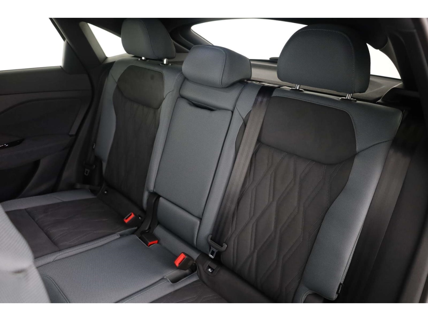 Bild über Audi Q3 Sportback TFSI quattro 195 kW S tronic - für weitere Informationen kontaktieren Sie den Audi Partner