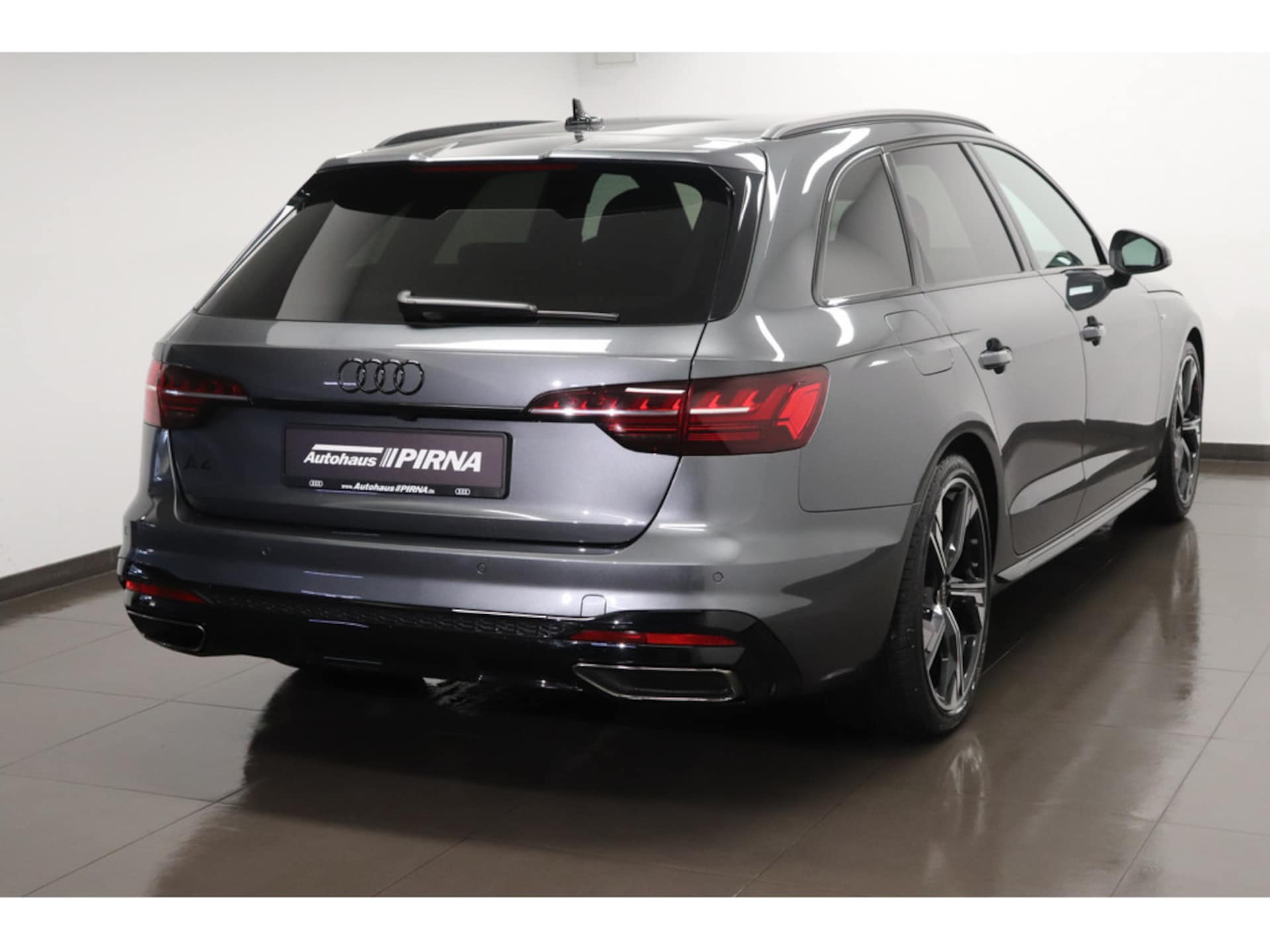 Audi A4 Avant S line