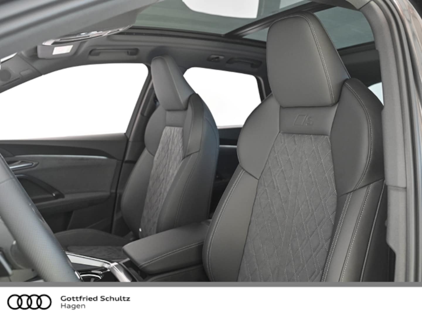 Bild über Audi Q5 SUV TDI quattro 220 kW S tronic - für weitere Informationen kontaktieren Sie den Audi Partner