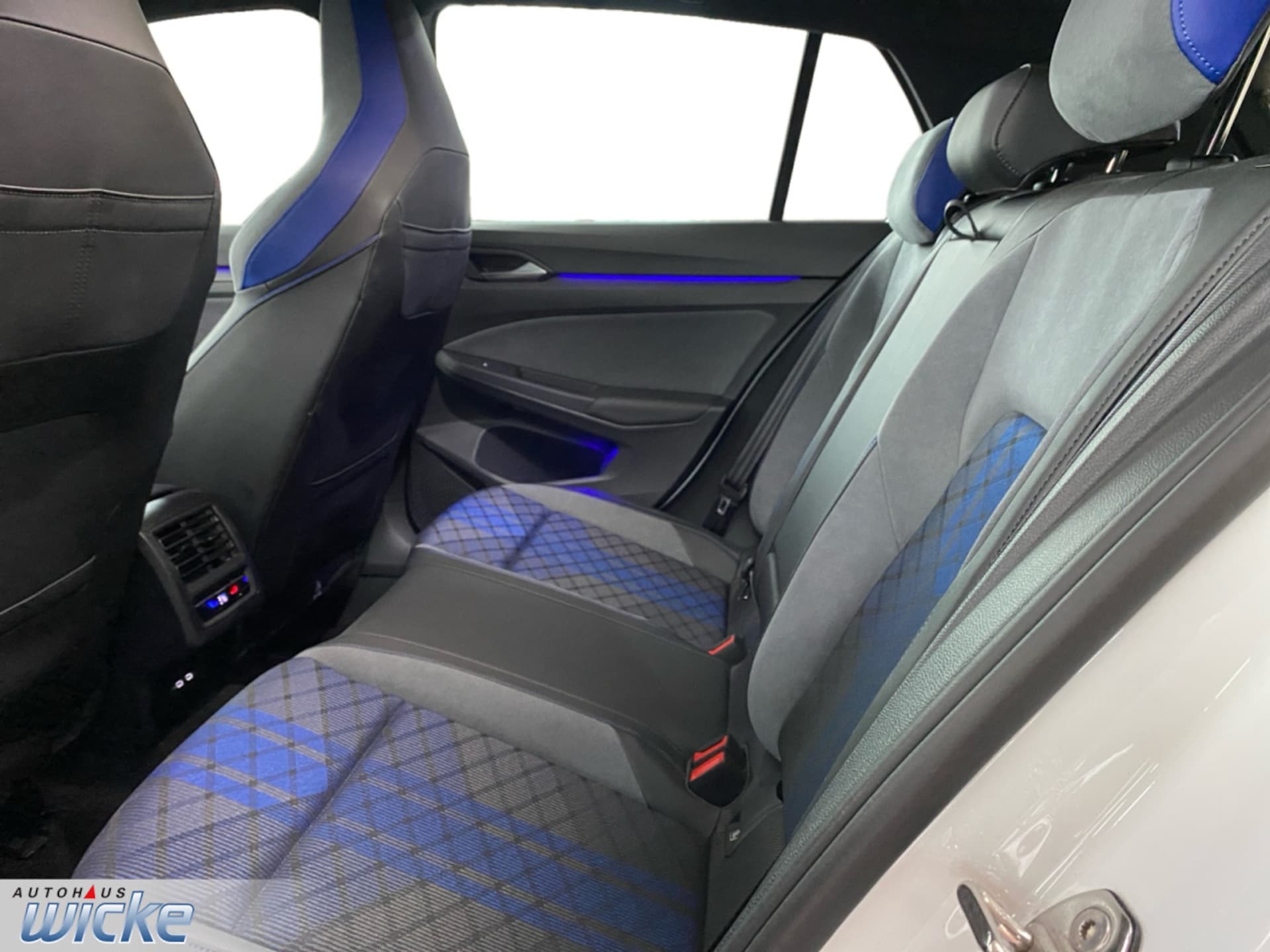 Volkswagen Golf R