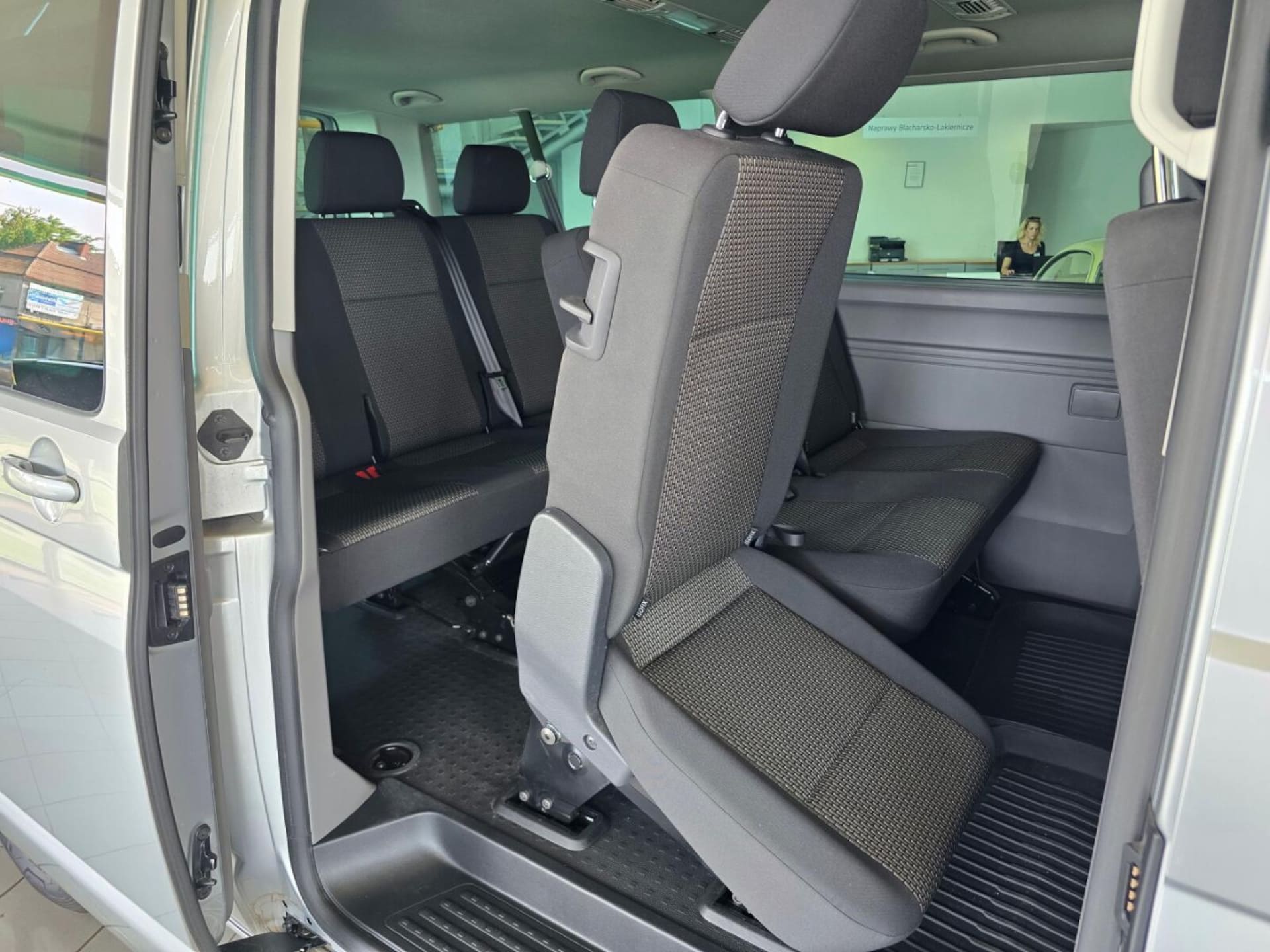 Volkswagen Caravelle 6.1 długi roztaw osi S