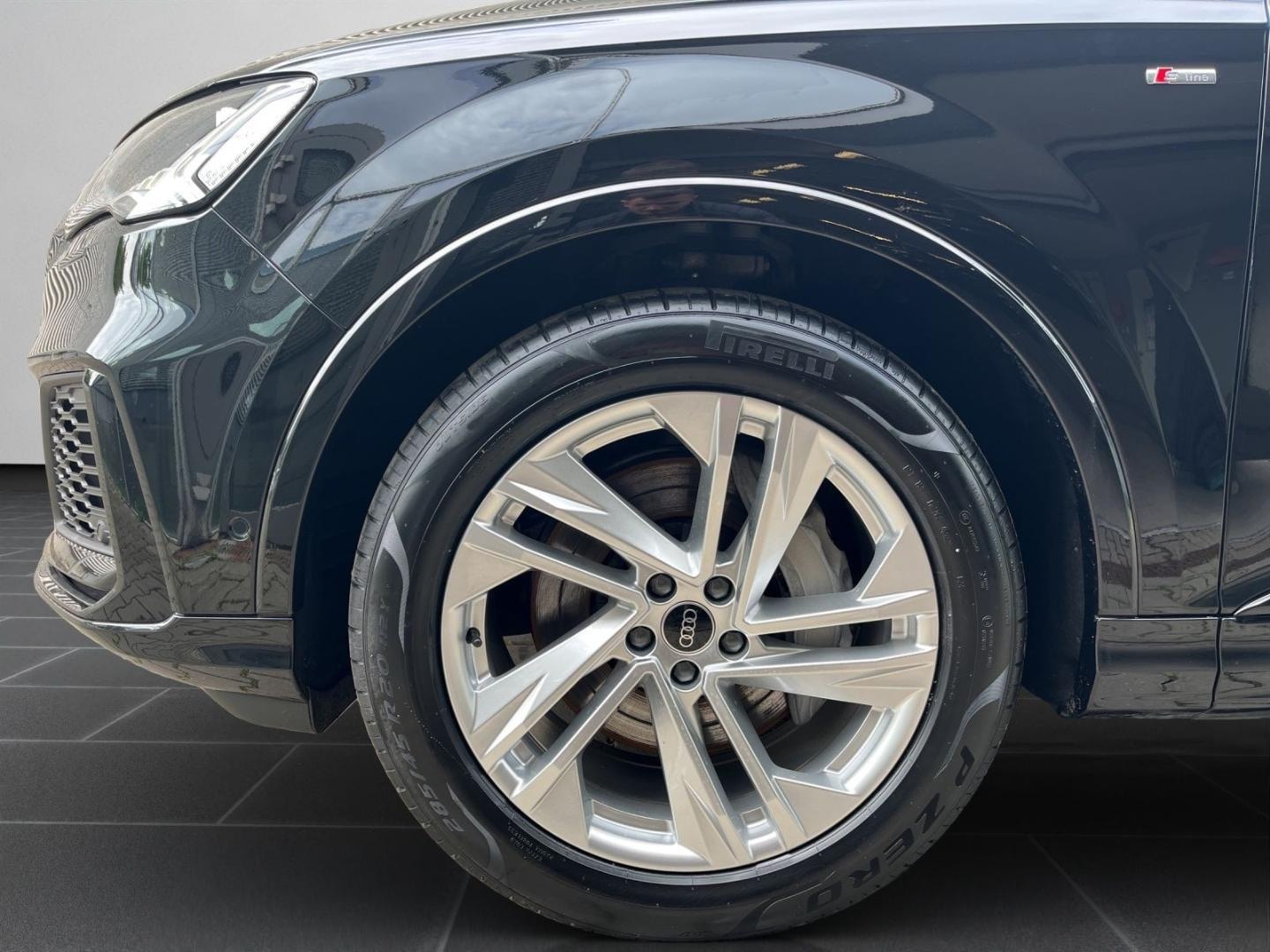 Bild über Audi Q7 competition plus 55 TFSI quattro tiptronic - für weitere Informationen kontaktieren Sie den Audi Partner