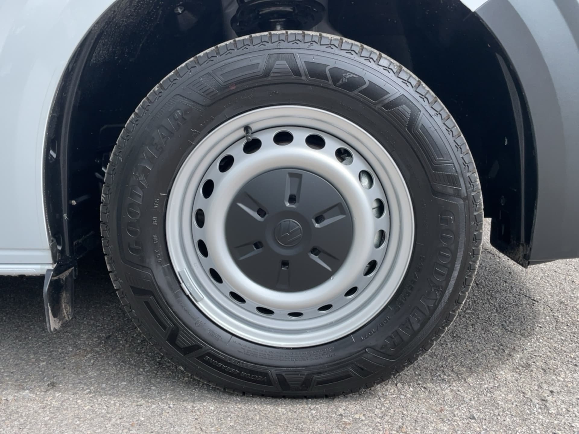 Volkswagen Transporter Kasten langer Radstand