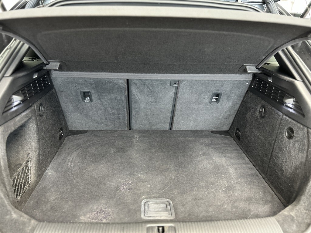 Bild som visar&nbsp;Audi RS 3 Sportback&nbsp;RS 3 Sportback 2.5 TFSI quattro 400 hk S tronic - för mer information kontakta din Audi Partner