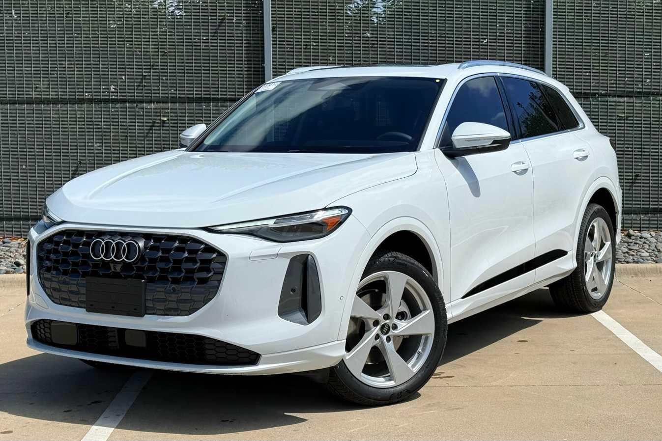 2026 Audi Q5 Premium Plus quattro's photo