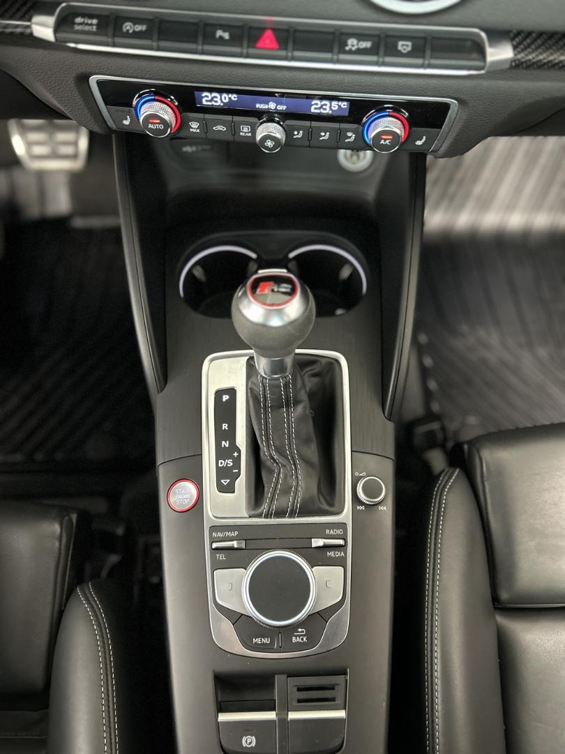 Bild som visar Audi RS 3 Sportback RS 3 Sportback 2.5 TFSI quattro 400 hk S tronic - för mer information kontakta din Audi Partner