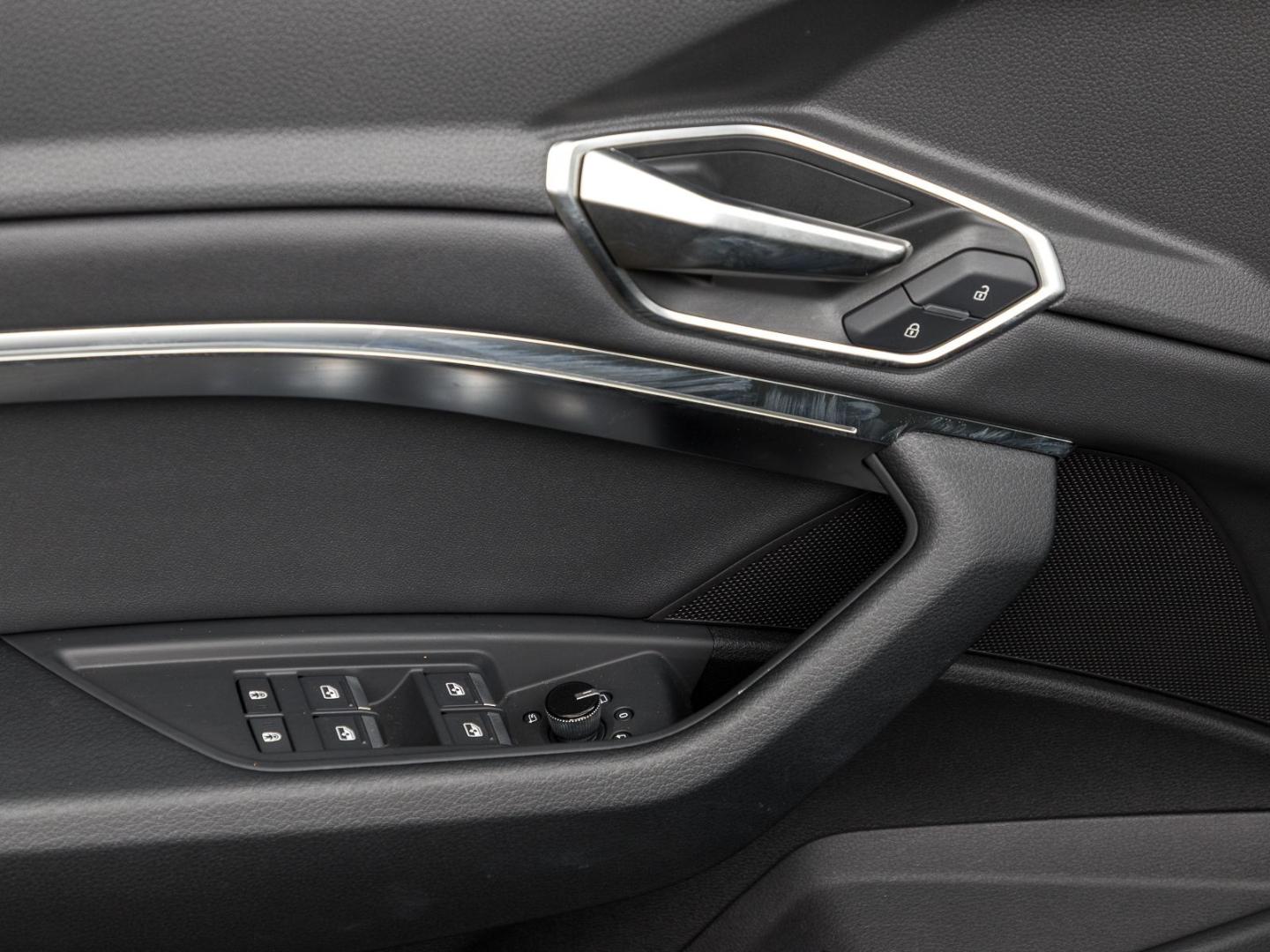 Image about Audi Q8 e-tron S line 55 e-tron quattro