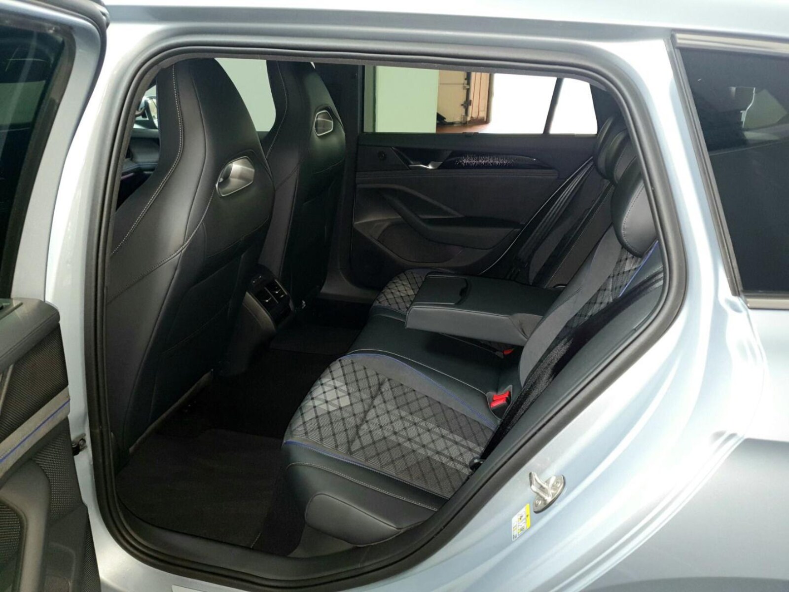 Volkswagen Passat – Bild 10