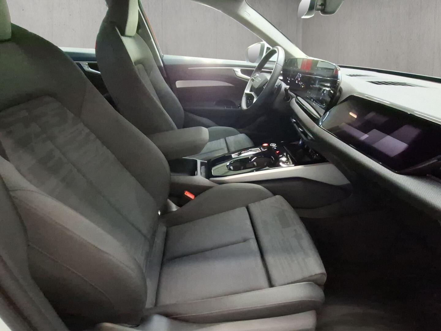 Bild über Audi A6 Avant TDI quattro 150 kW S tronic - für weitere Informationen kontaktieren Sie den Audi Partner