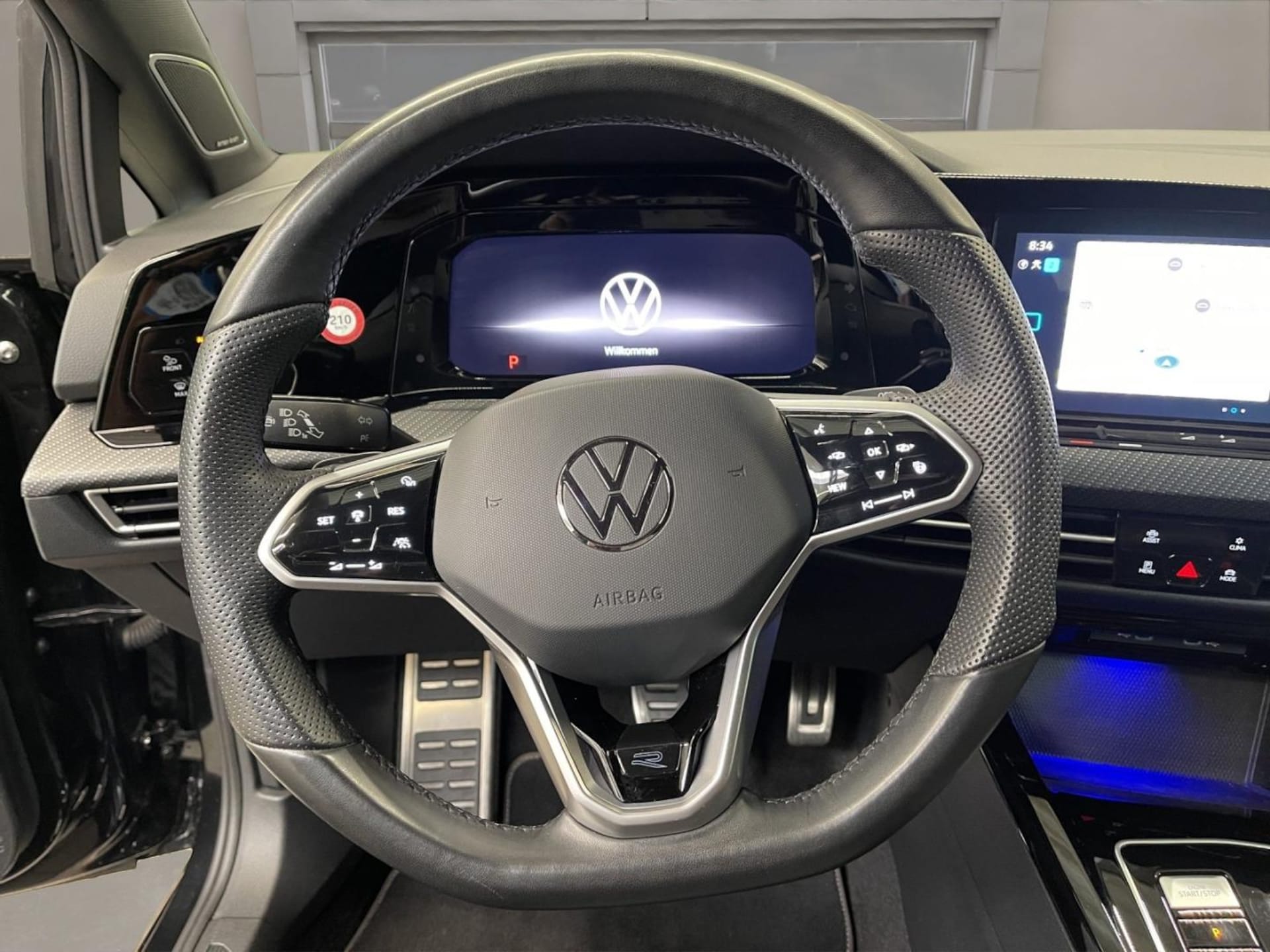 Volkswagen Golf R-Line