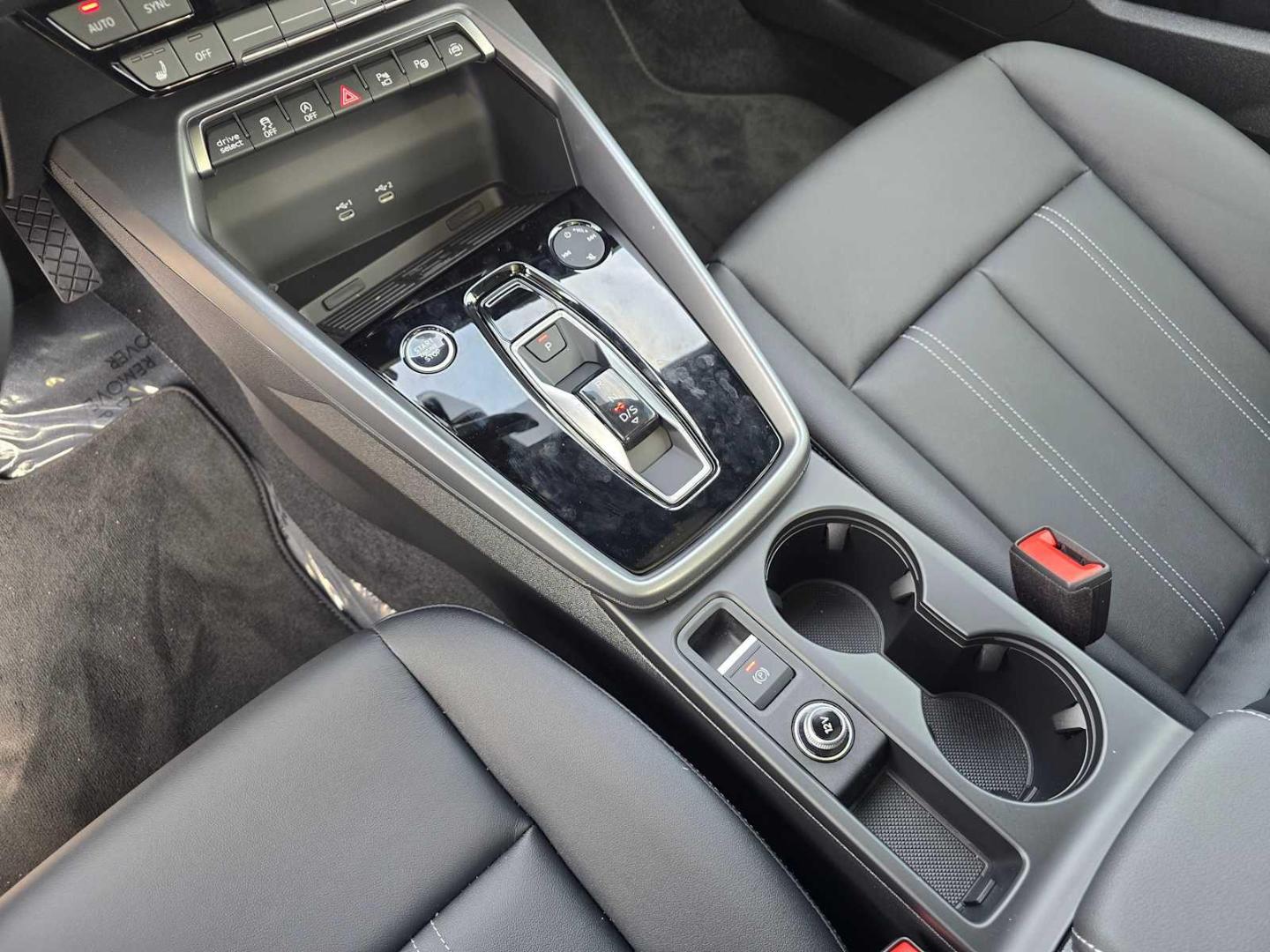 2025 Audi A3 Premium - Photo 31