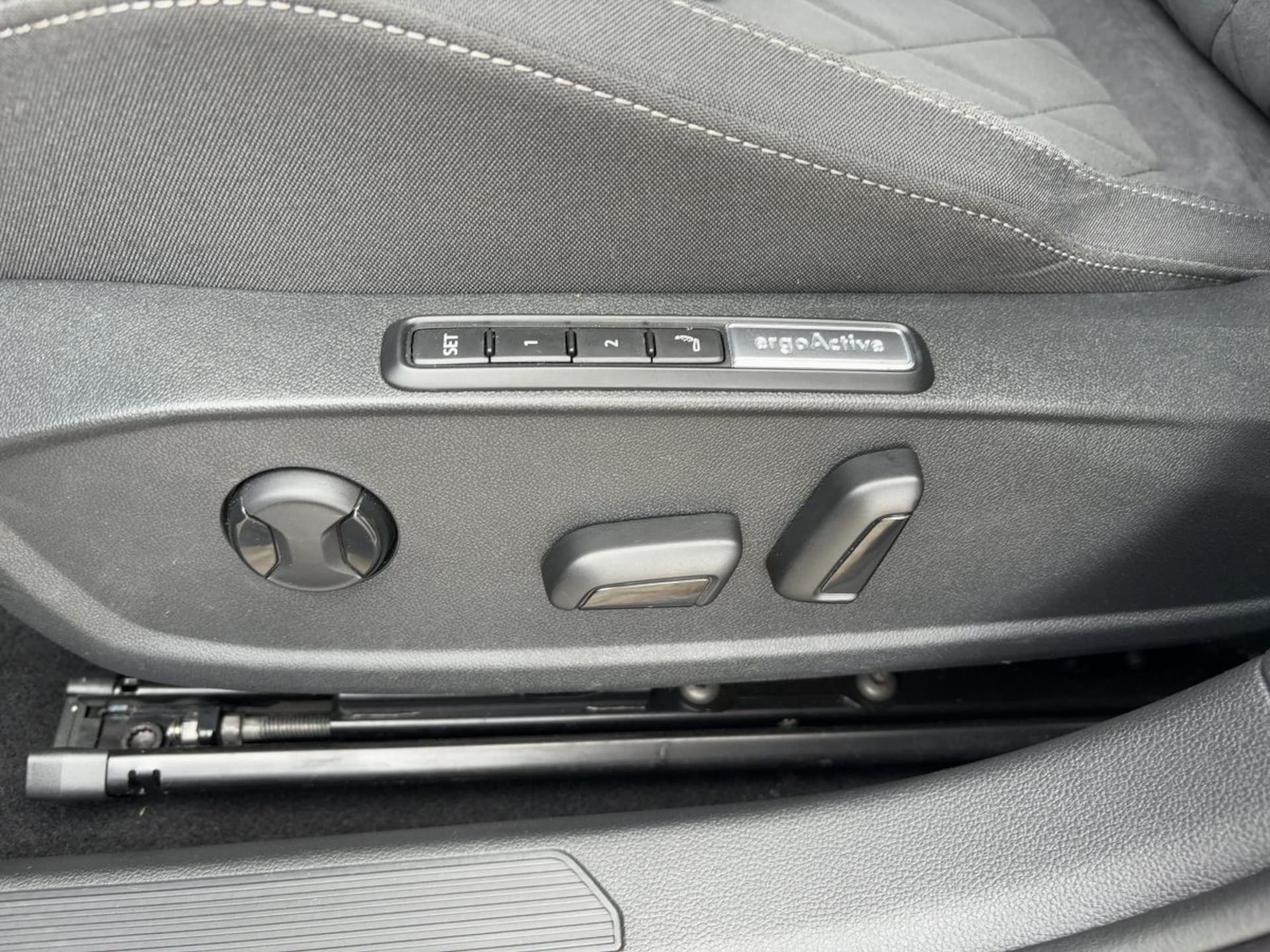 Volkswagen Golf Style