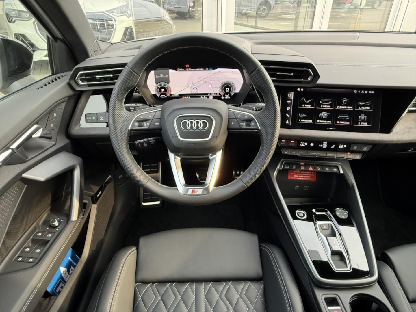 Bild über Audi A3 allstreet 35 TDI S tronic - für weitere Informationen kontaktieren Sie den Audi Partner