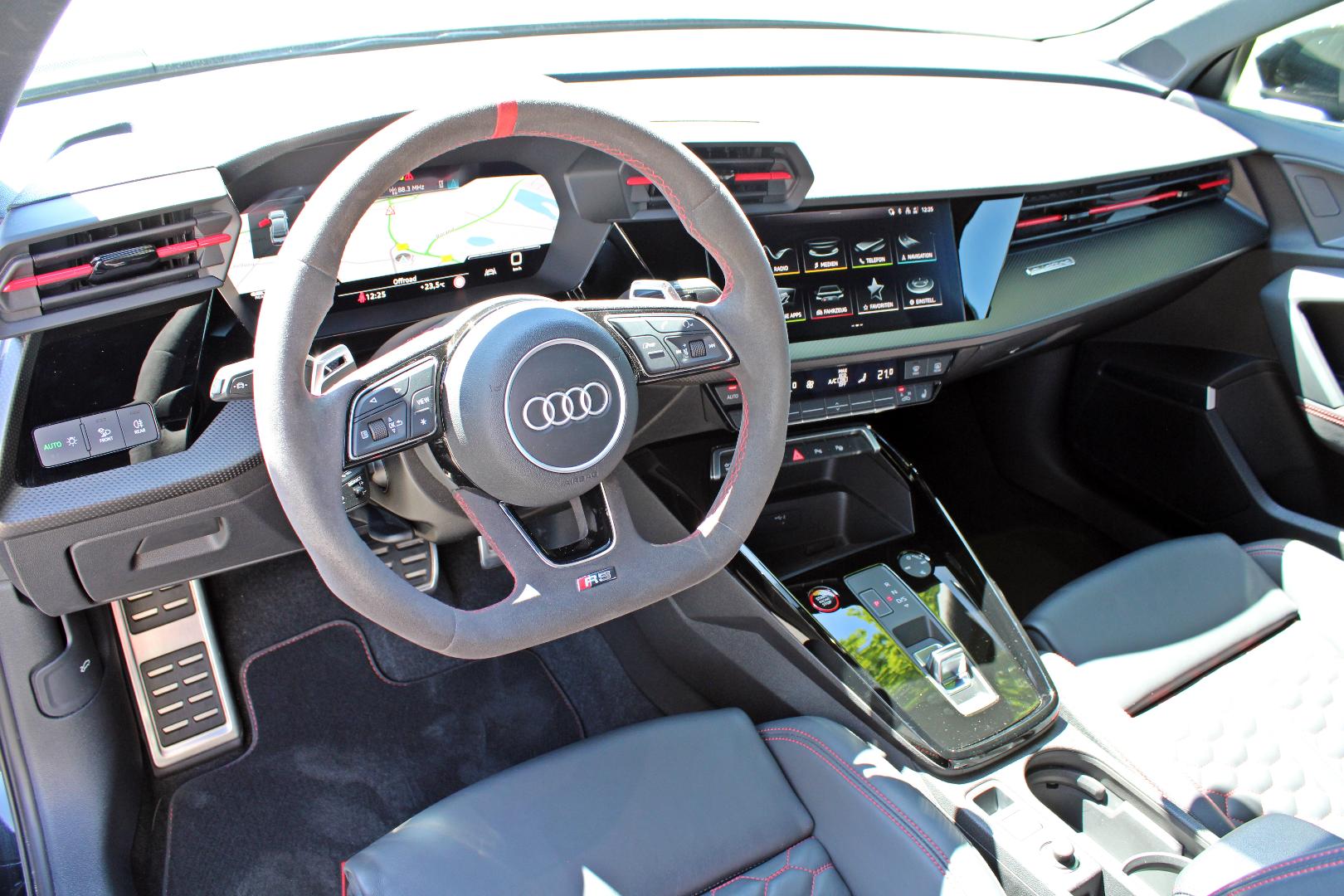 Image about Audi RS 3 Limousine TFSI quattro S tronic
