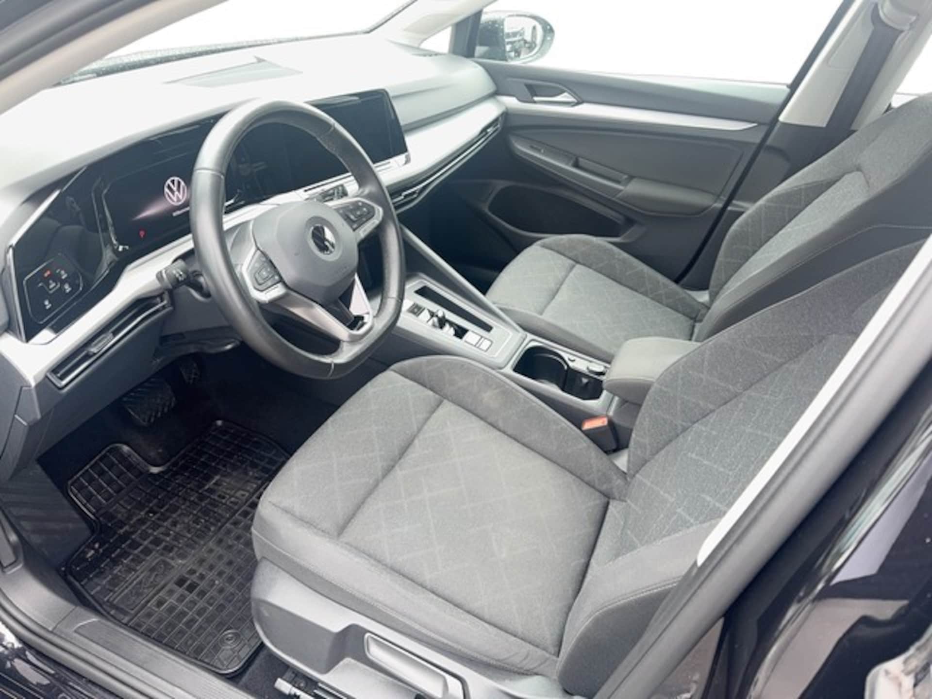 Volkswagen Golf Life