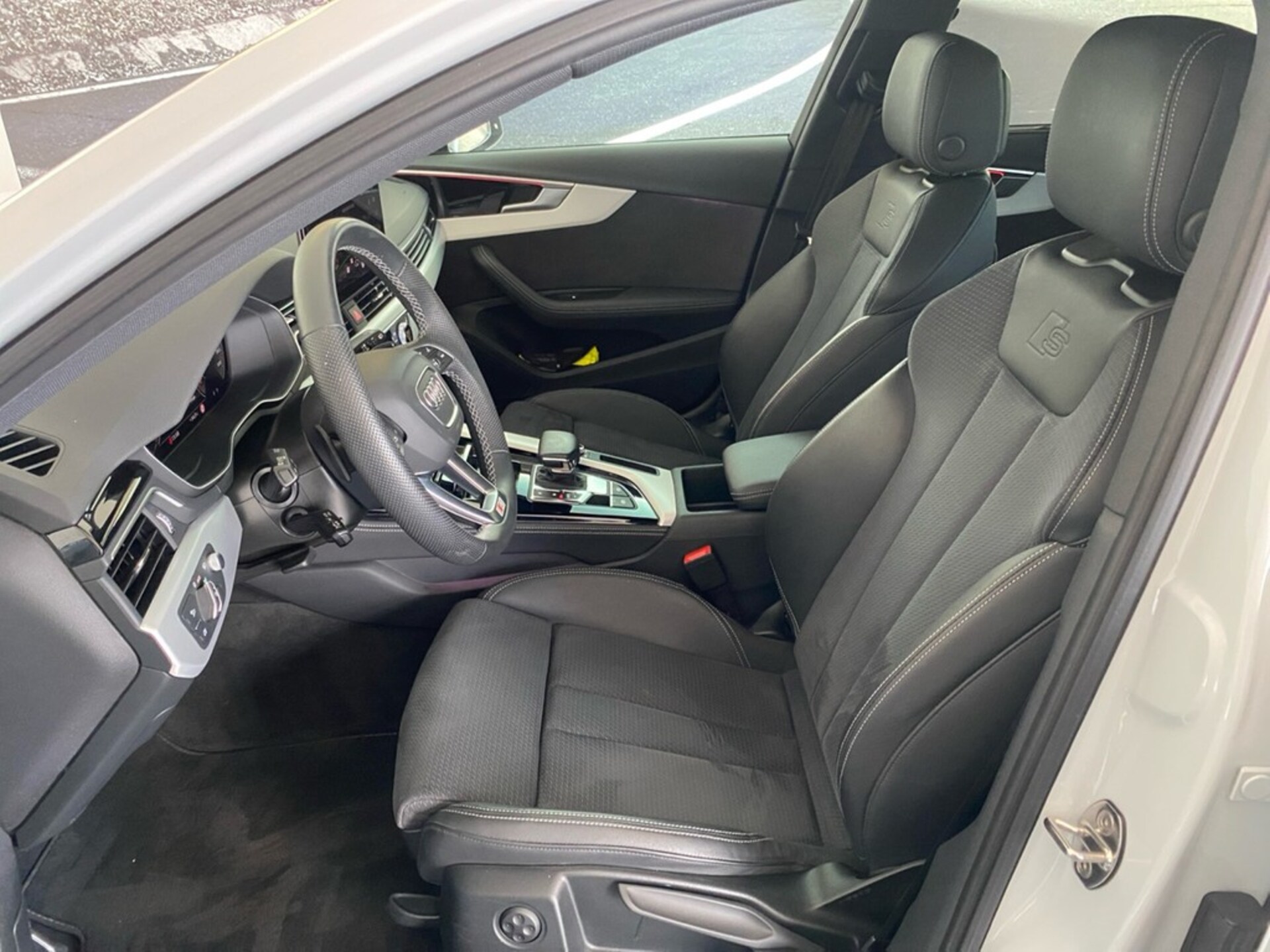 Audi A4 Avant S line