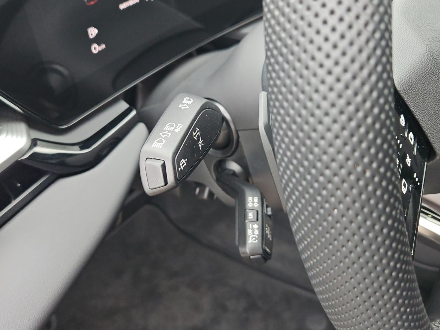 Bild über Audi A6 Avant TDI 150 kW S tronic - für weitere Informationen kontaktieren Sie den Audi Partner