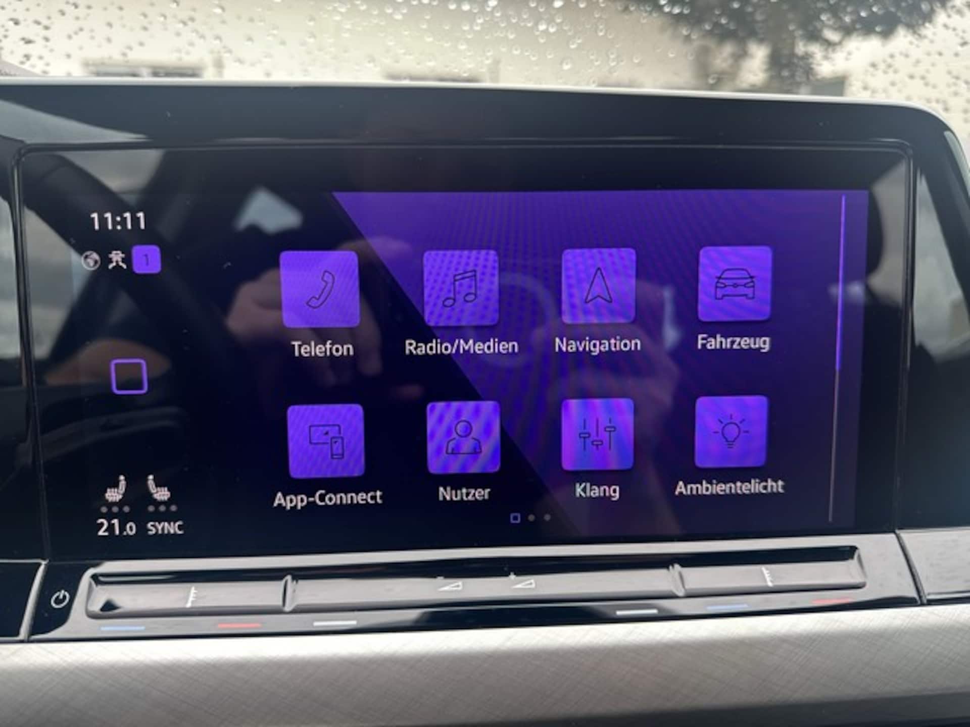 Volkswagen Golf Life