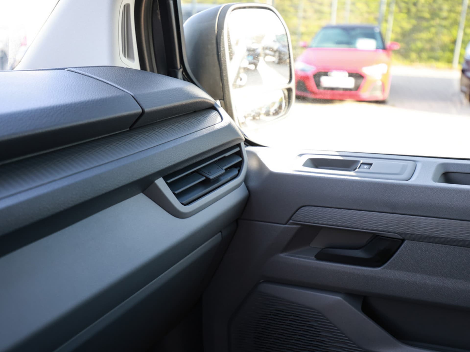 Volkswagen Caravelle langer Radstand Basis-Modell