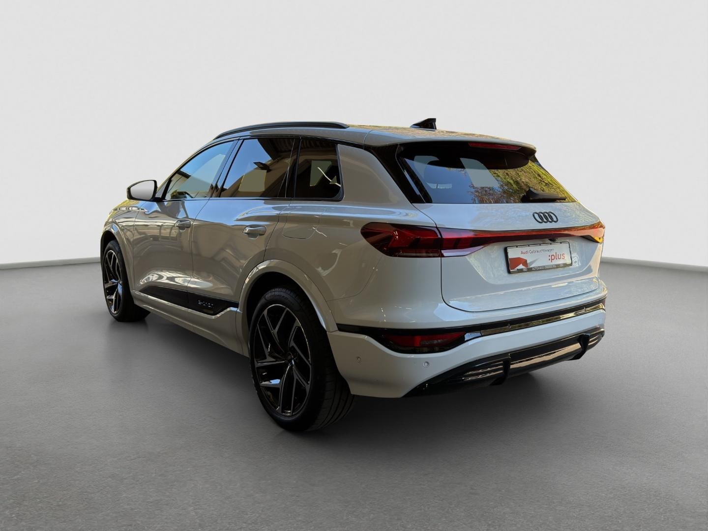Bild über Audi SQ6 SUV e-tron e-tron quattro 360 kW - für weitere Informationen kontaktieren Sie den Audi Partner
