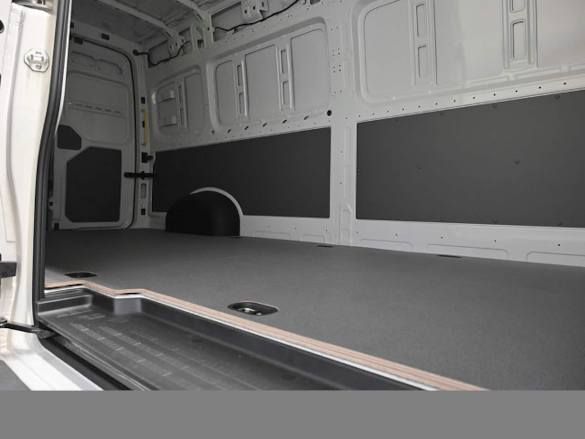 Volkswagen Crafter Kasten langer Radstand