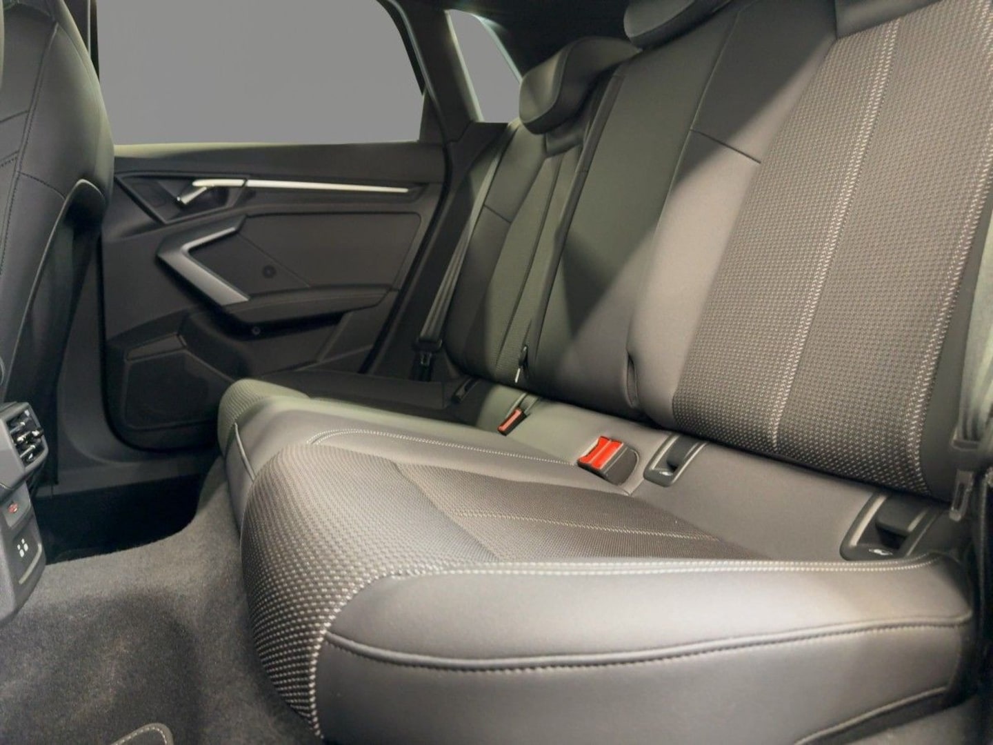 Bild über Audi A3 Sportback 30 TDI Schaltgetriebe - für weitere Informationen kontaktieren Sie den Audi Partner