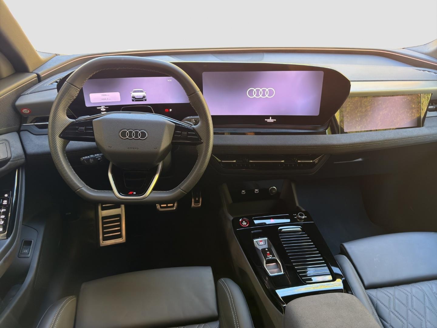 Bild über Audi SQ6 SUV e-tron e-tron quattro 360 kW - für weitere Informationen kontaktieren Sie den Audi Partner