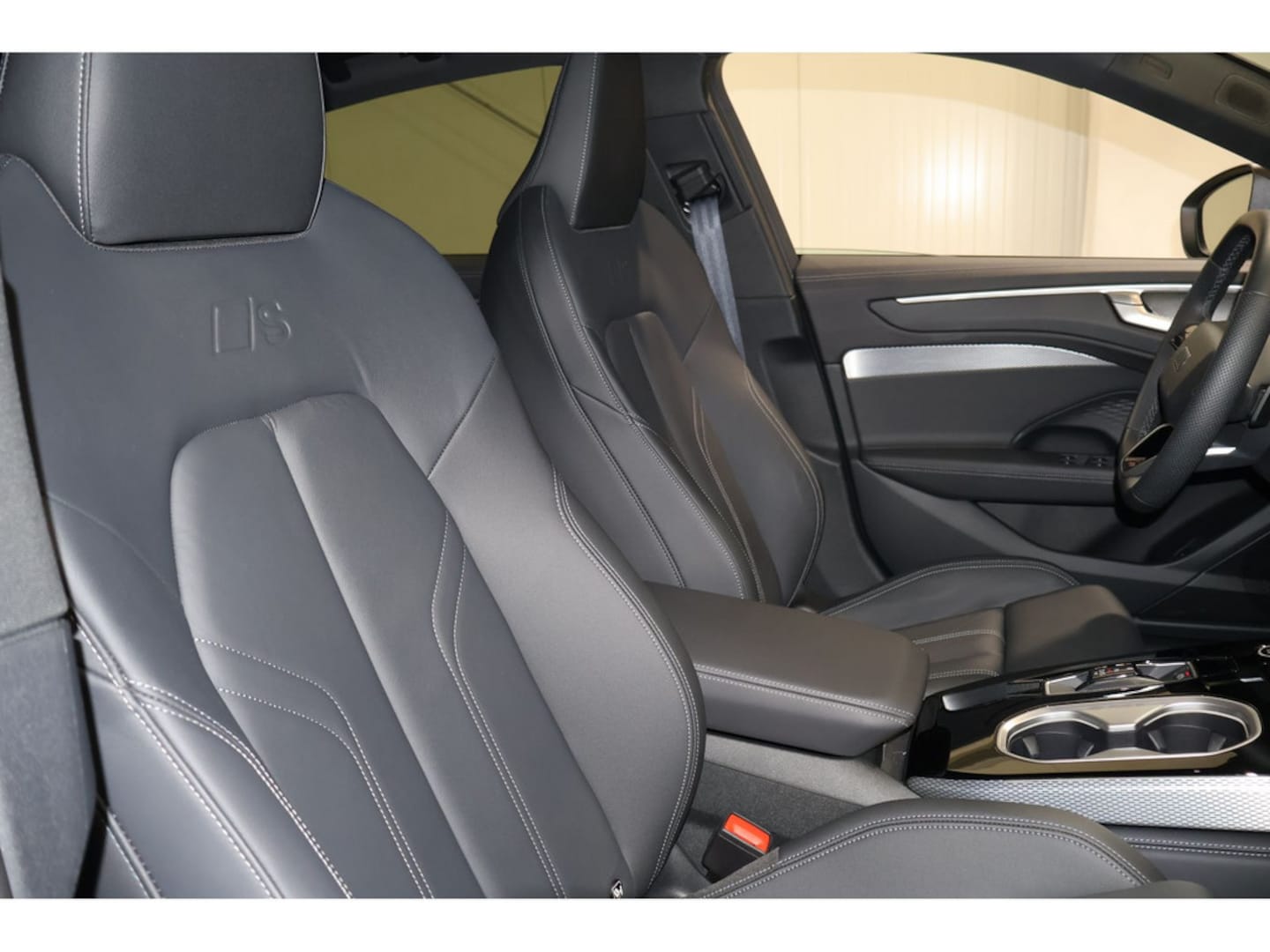 Bild über Audi A6 Limousine TDI quattro 150 kW S tronic - für weitere Informationen kontaktieren Sie den Audi Partner