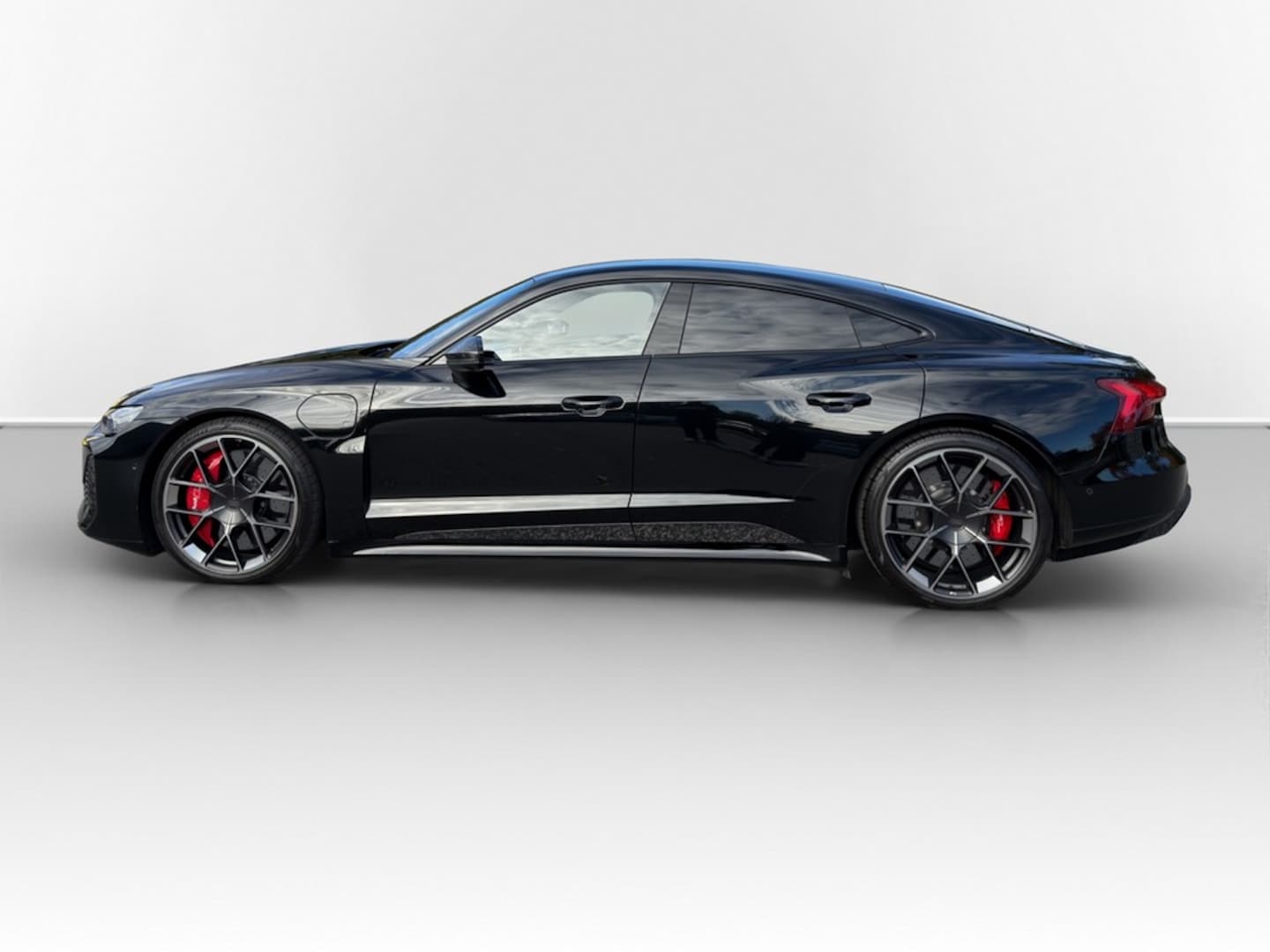 Bild über Audi RS e-tron GT performance e-tron quattro - für weitere Informationen kontaktieren Sie den Audi Partner