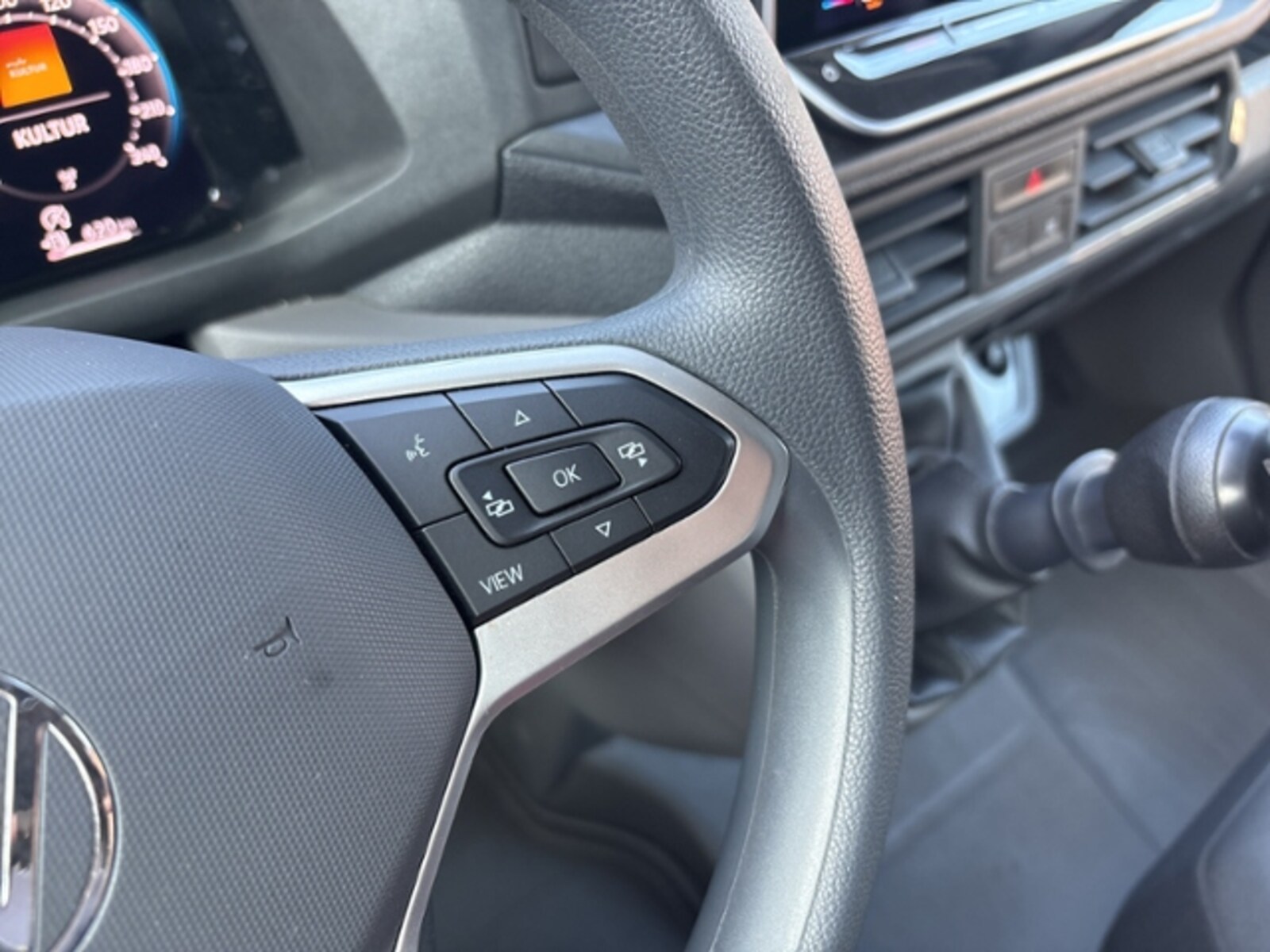 Volkswagen Crafter Kasten mittlerer Radstand – Bild 10
