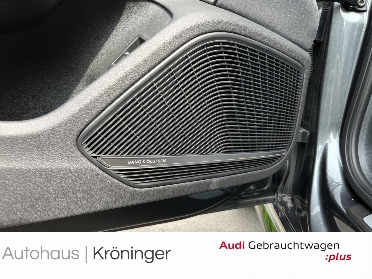 Image about Audi RS 4 Avant TFSI quattro tiptronic
