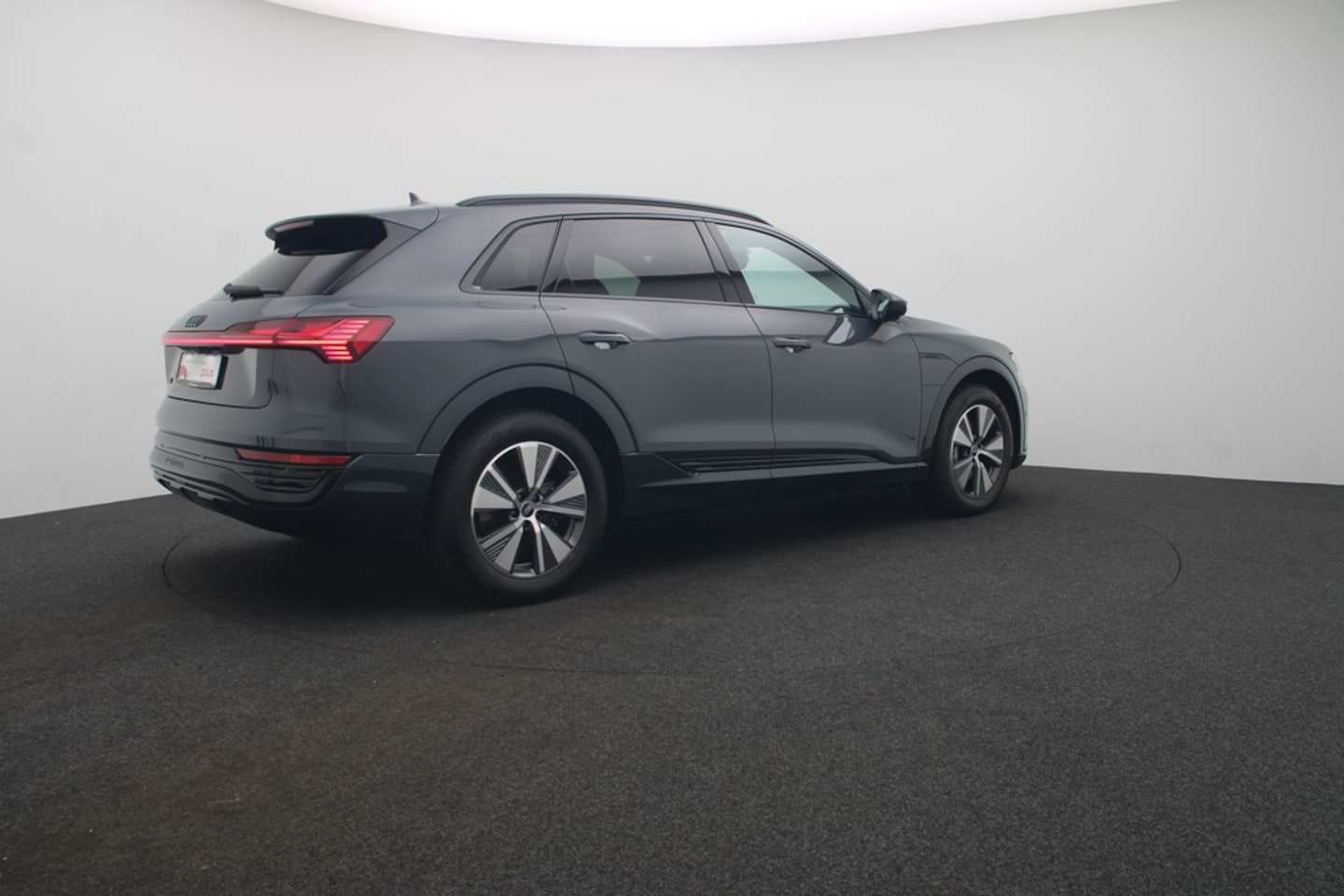 Bild über Audi Q8 e-tron advanced 55 e-tron quattro - für weitere Informationen kontaktieren Sie den Audi Partner