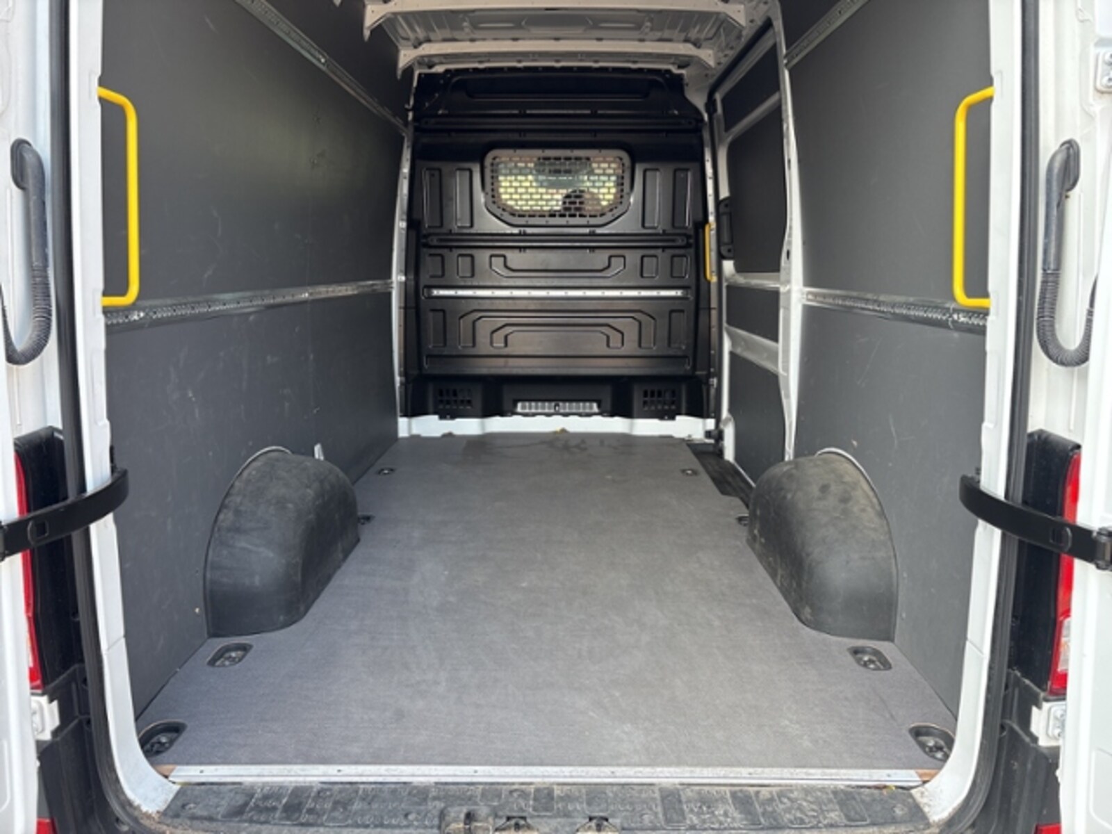 Volkswagen Crafter Kasten mittlerer Radstand – Bild 20