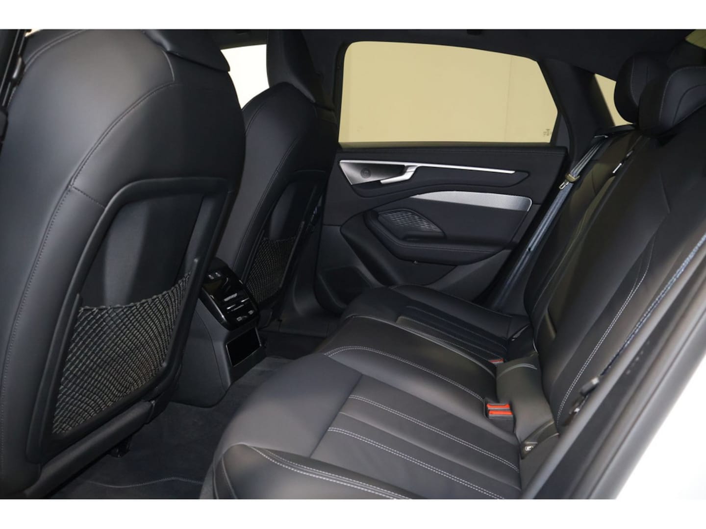 Bild über Audi A6 Limousine TDI quattro 150 kW S tronic - für weitere Informationen kontaktieren Sie den Audi Partner