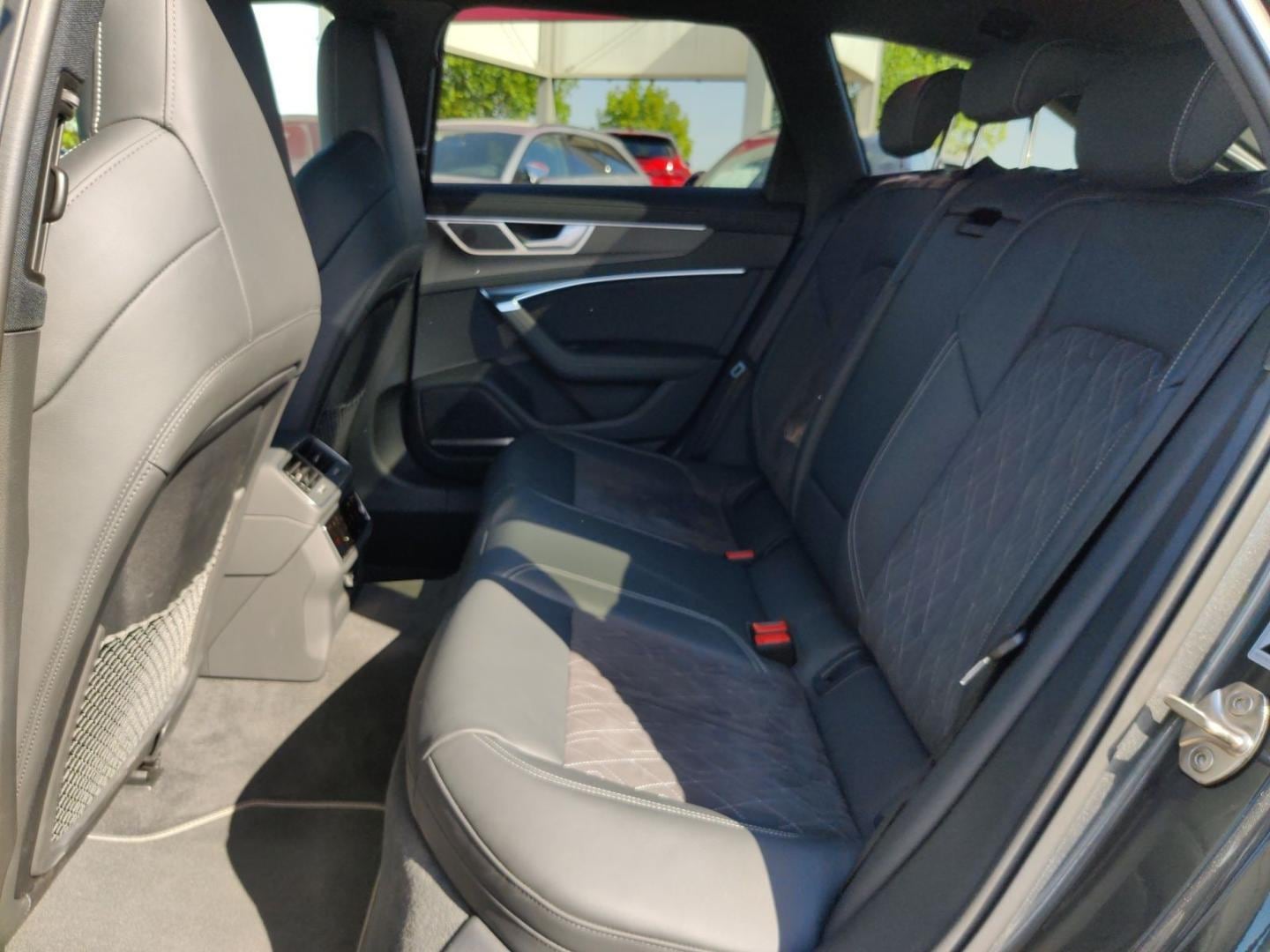 Bild über Audi S6 Avant TDI quattro tiptronic - für weitere Informationen kontaktieren Sie den Audi Partner