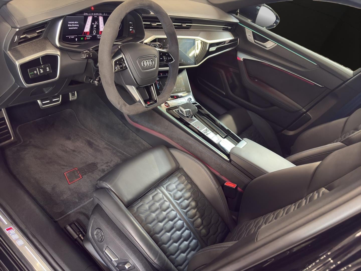 Bild über Audi RS 6 Avant performance quattro tiptronic - für weitere Informationen kontaktieren Sie den Audi Partner