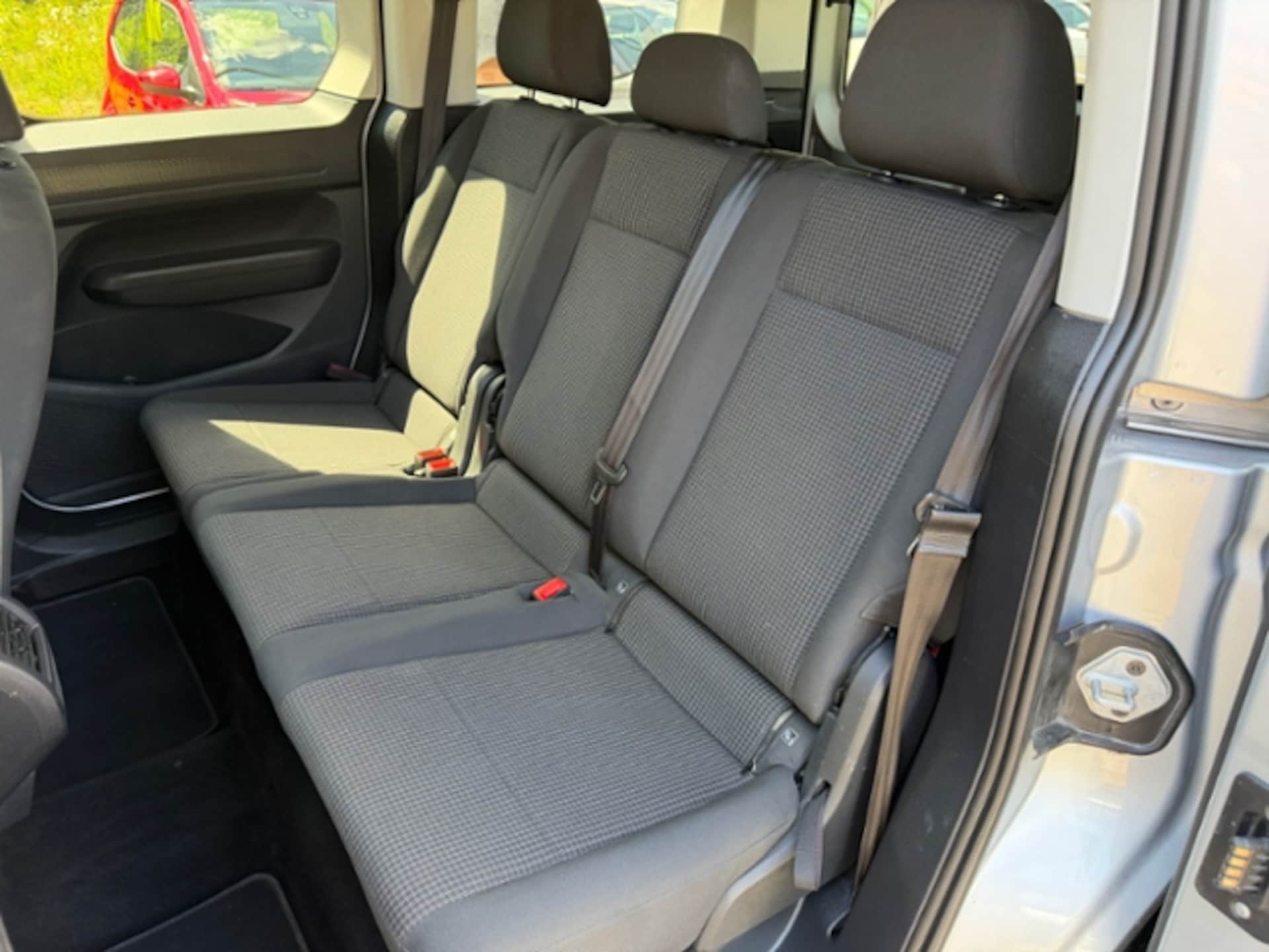 Volkswagen Caddy Basis-Modell