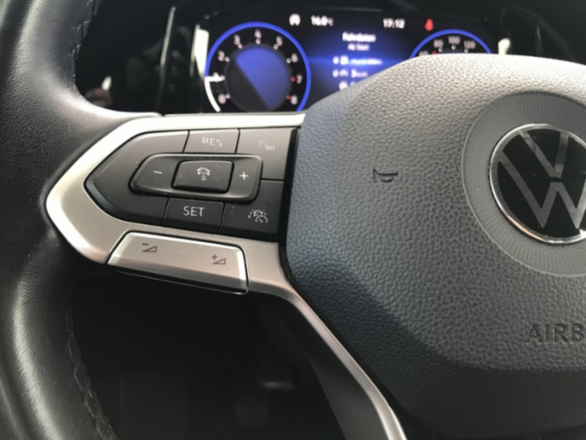 Volkswagen Golf Variant Life