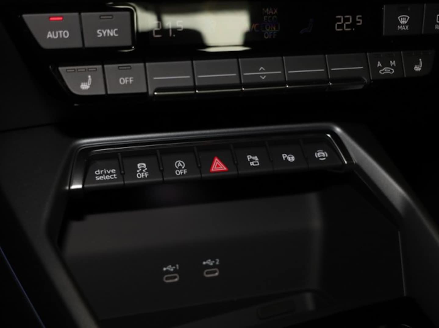 Bild über Audi RS 3 Limousine TFSI quattro 294 kW S tronic - für weitere Informationen kontaktieren Sie den Audi Partner