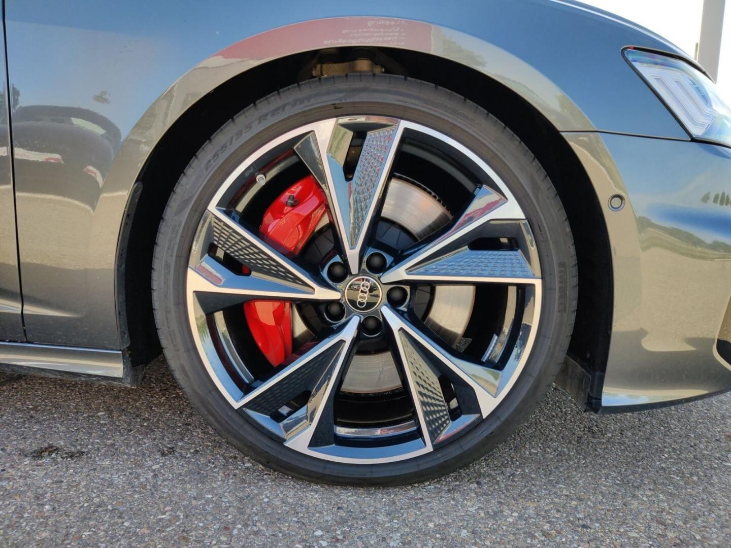 Bild über Audi S6 Avant TDI quattro tiptronic - für weitere Informationen kontaktieren Sie den Audi Partner
