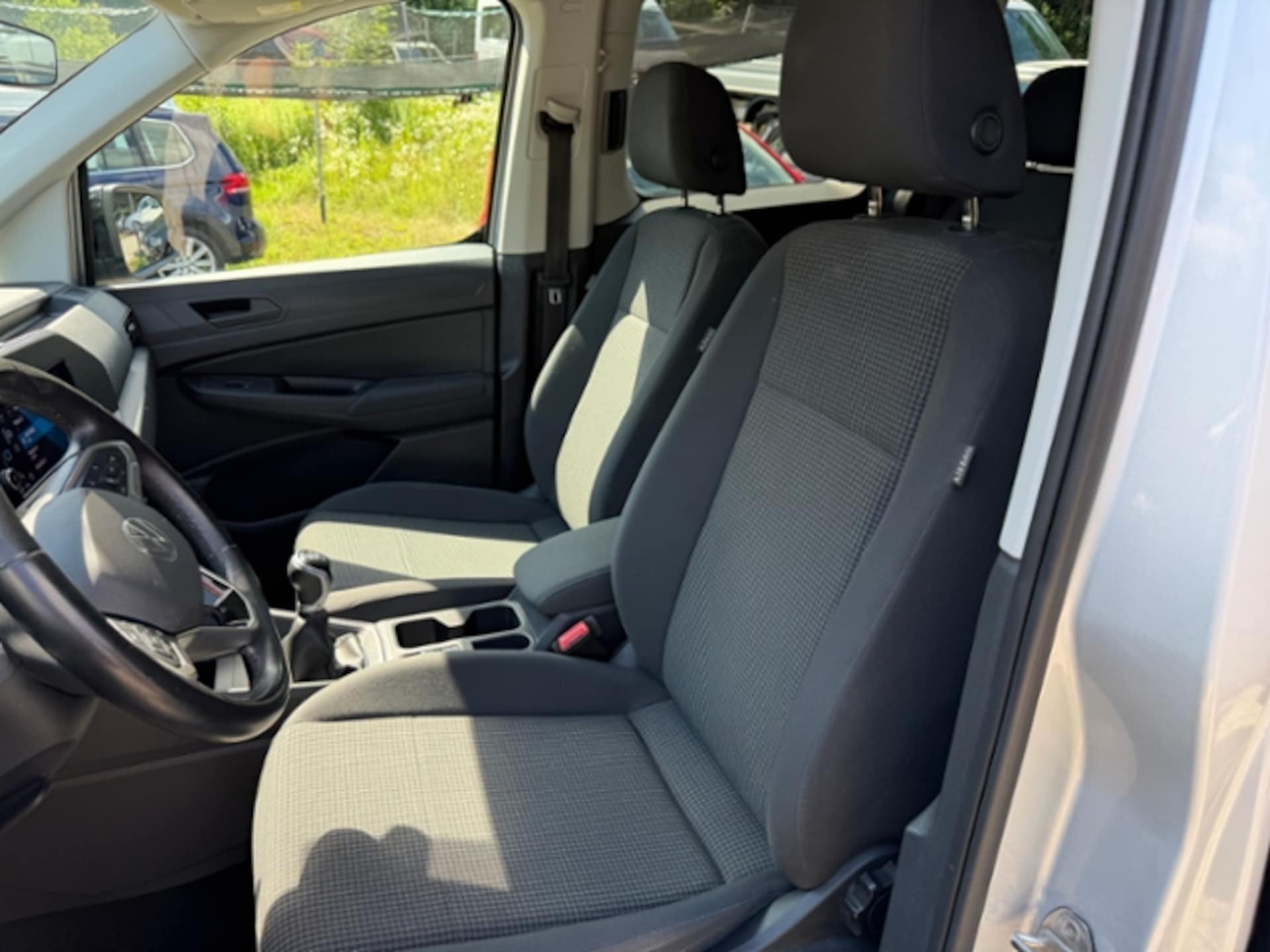 Volkswagen Caddy Basis-Modell