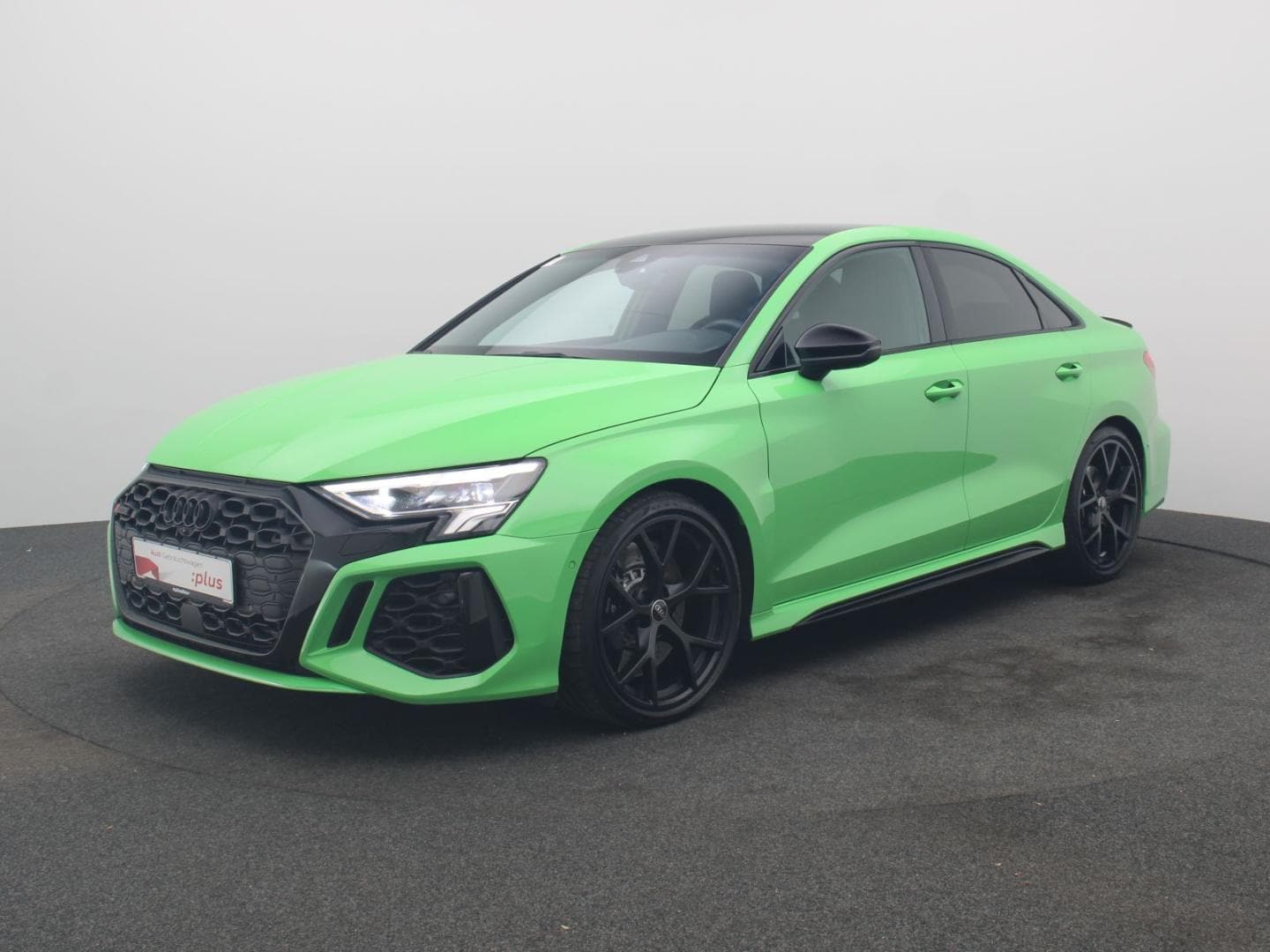 Bild über Audi RS 3 Limousine TFSI quattro S tronic - für weitere Informationen kontaktieren Sie den Audi Partner
