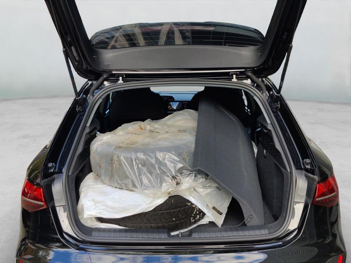 Bild über Audi A3 Sportback S line 35 TFSI S tronic - für weitere Informationen kontaktieren Sie den Audi Partner