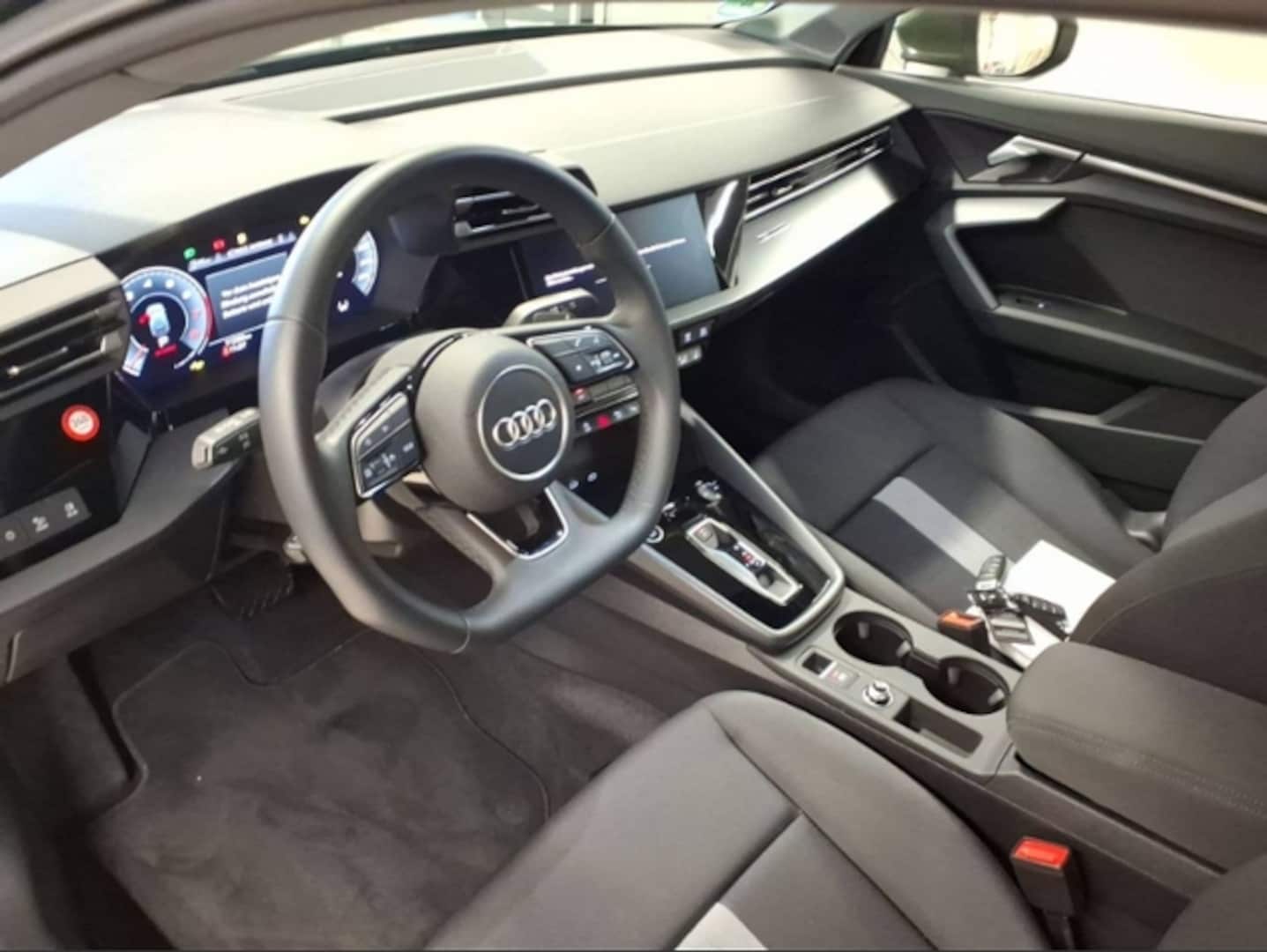 Bild über Audi A3 allstreet 35 TFSI S tronic - für weitere Informationen kontaktieren Sie den Audi Partner