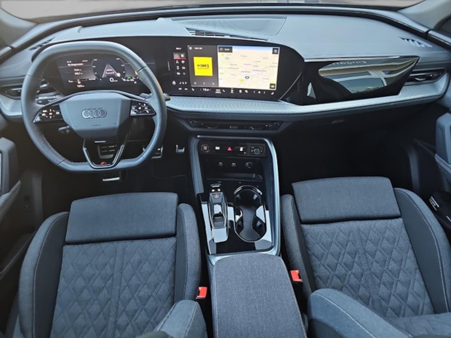 Bild über Audi Q5 SUV TFSI quattro 150 kW S tronic - für weitere Informationen kontaktieren Sie den Audi Partner