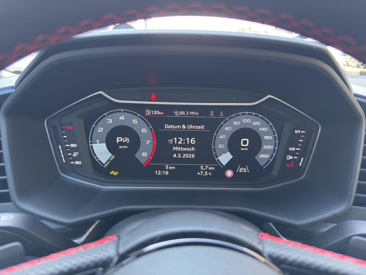Bild über Audi A1 Sportback S line 40 TFSI S tronic - für weitere Informationen kontaktieren Sie den Audi Partner