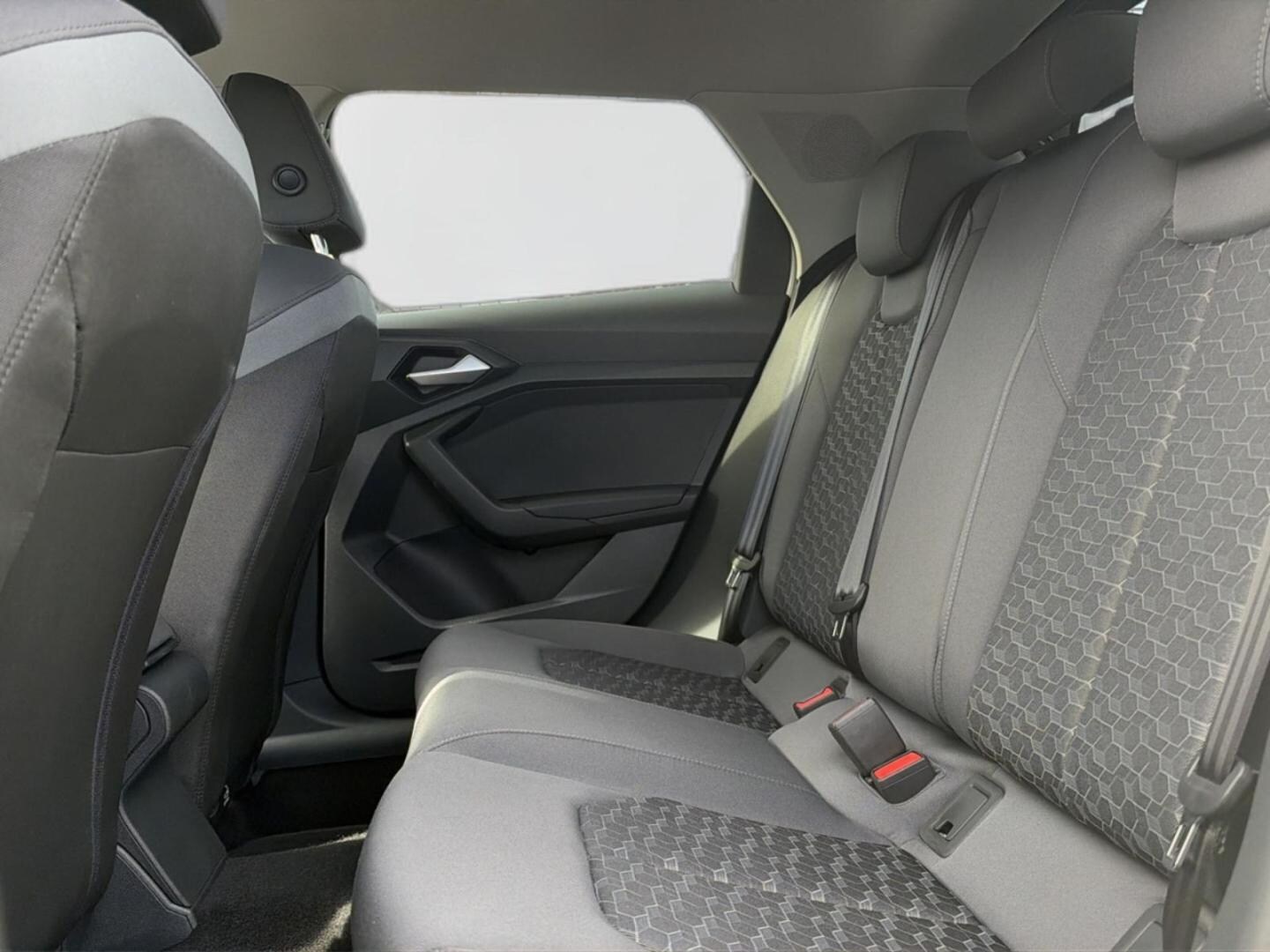 Bild über Audi A1 allstreet 35 TFSI S tronic - für weitere Informationen kontaktieren Sie den Audi Partner