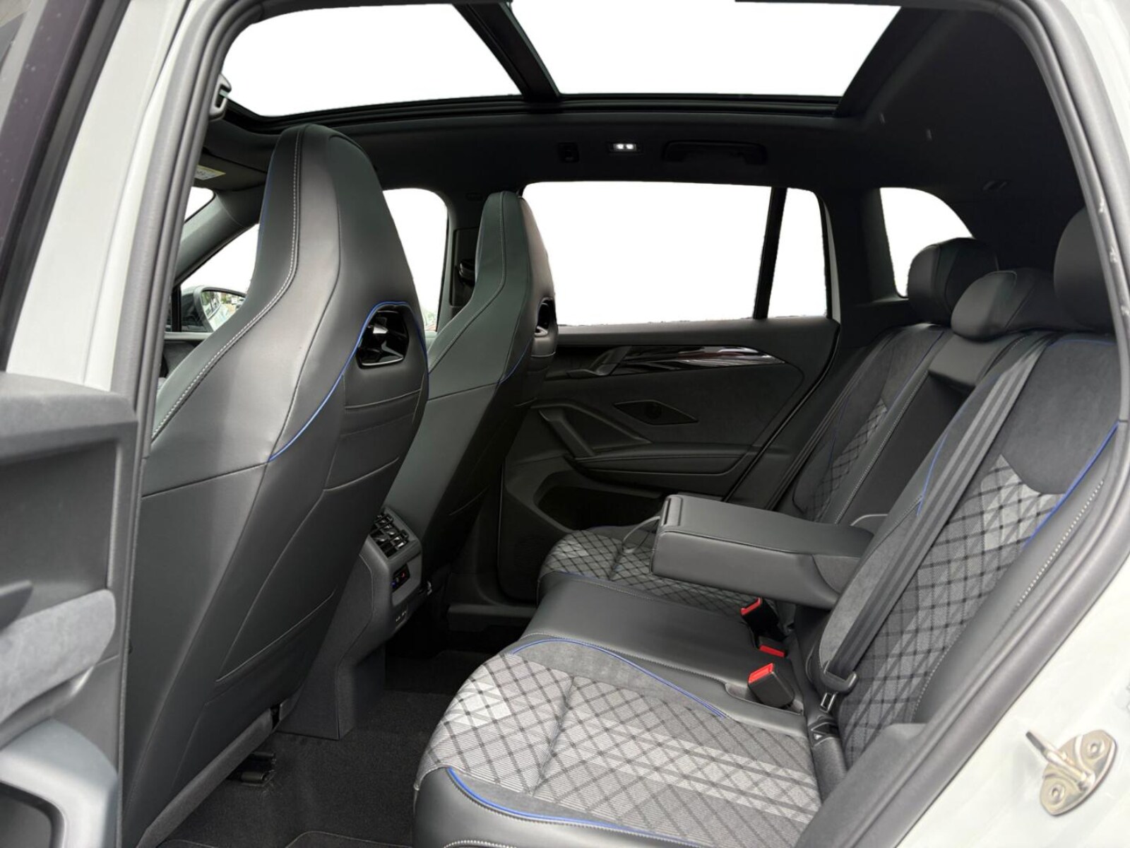 Volkswagen Tiguan – Bild 10